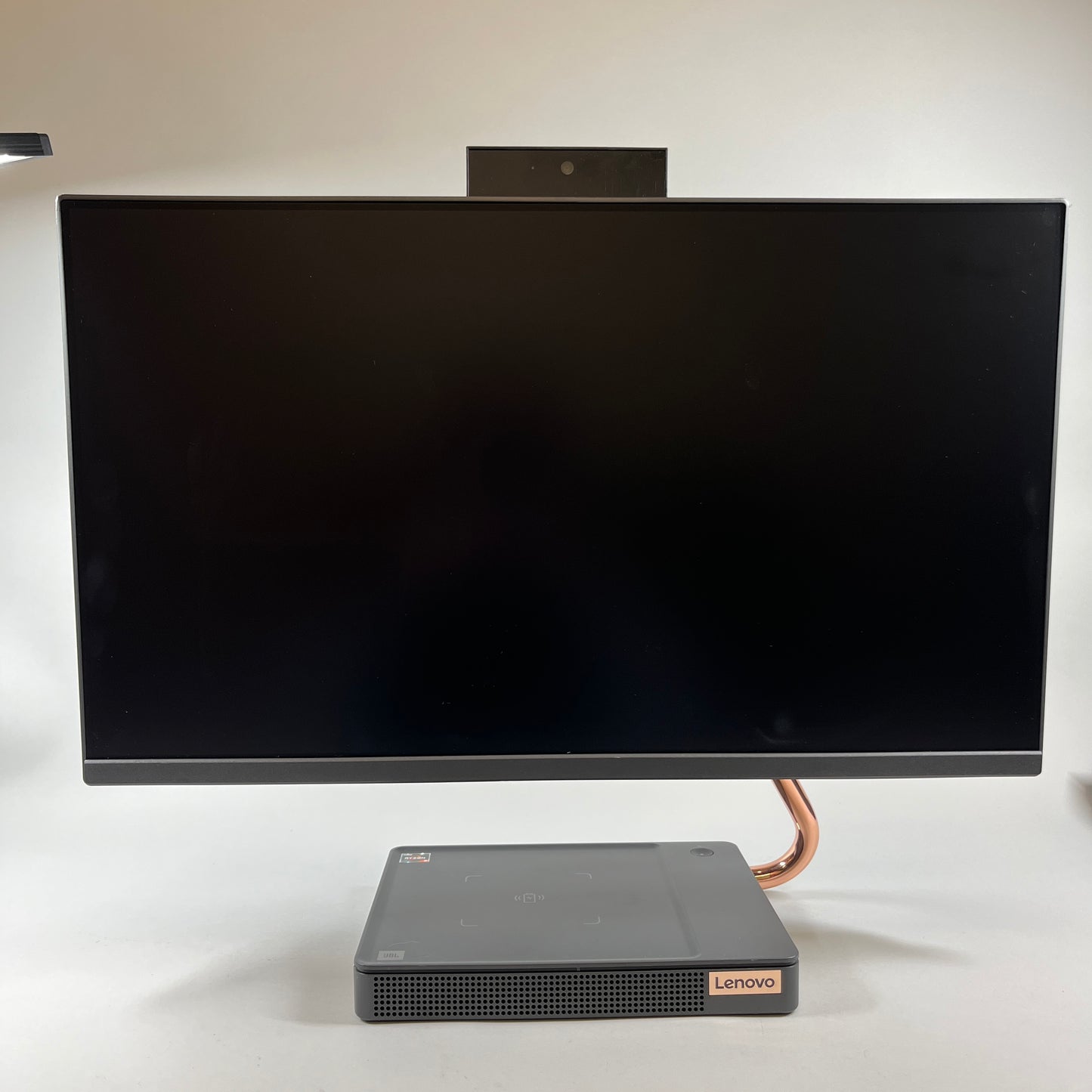Lenovo Ideacentre AIO A540-24API 23.8" Ryzen 3 3200GE 3.30GHz 8GB RAM 256GB SSD