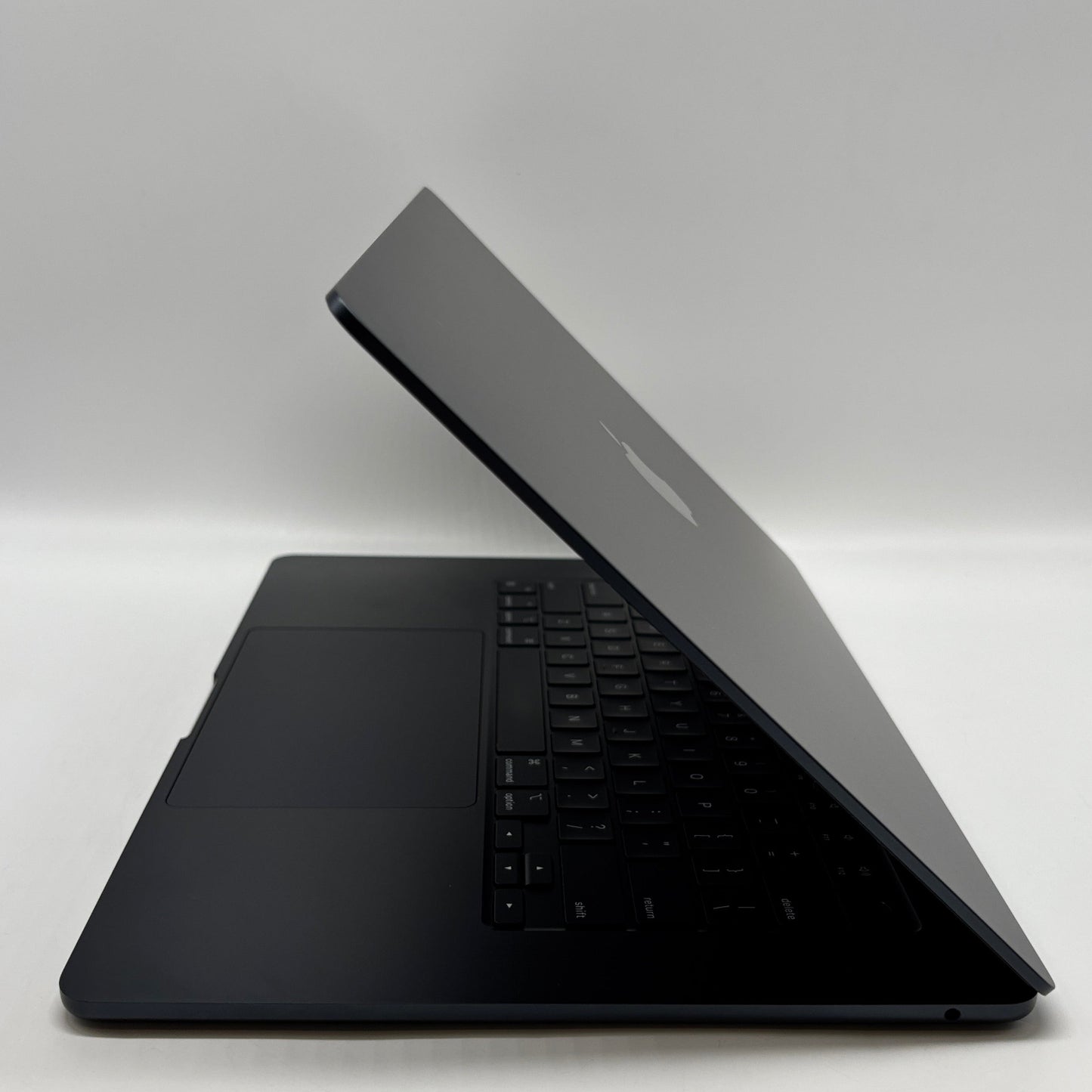 2024 Apple MacBook Air 15" M3 10C GPU 4.0GHz 16GB RAM 512GB SSD A3114