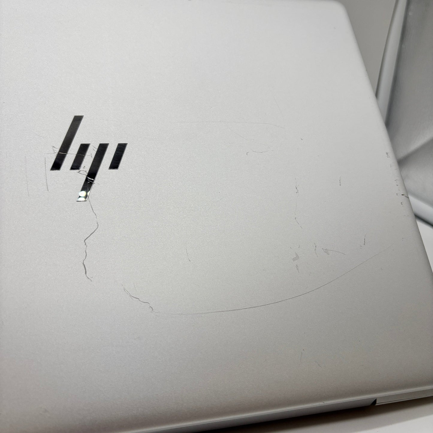 HP Elitebook 830 G6 AX200GNW 13.3" i7-8665U 2.1GHz 16GB RAM 256GB SSD