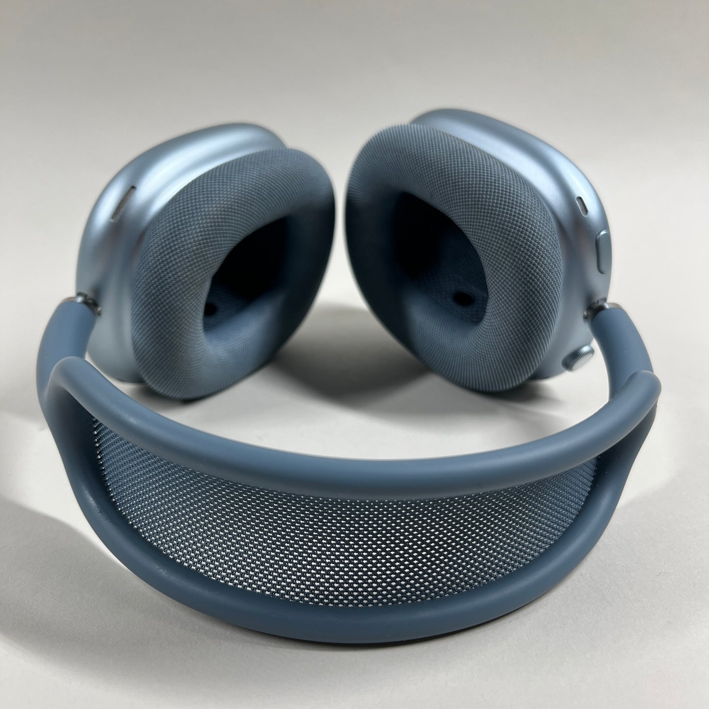 Apple AirPods Max USB-C Wireless Over-Ear Headphones BLUE MWW63AM/A