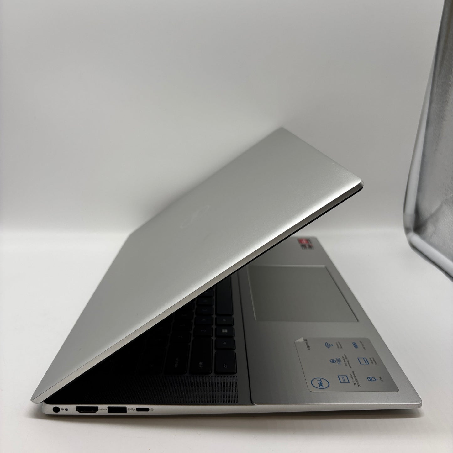 Dell Inspiron 16 5635 P125F 16" AMD Ryzen 5 7000 Series 2.0GHz 16GB RAM 512GB