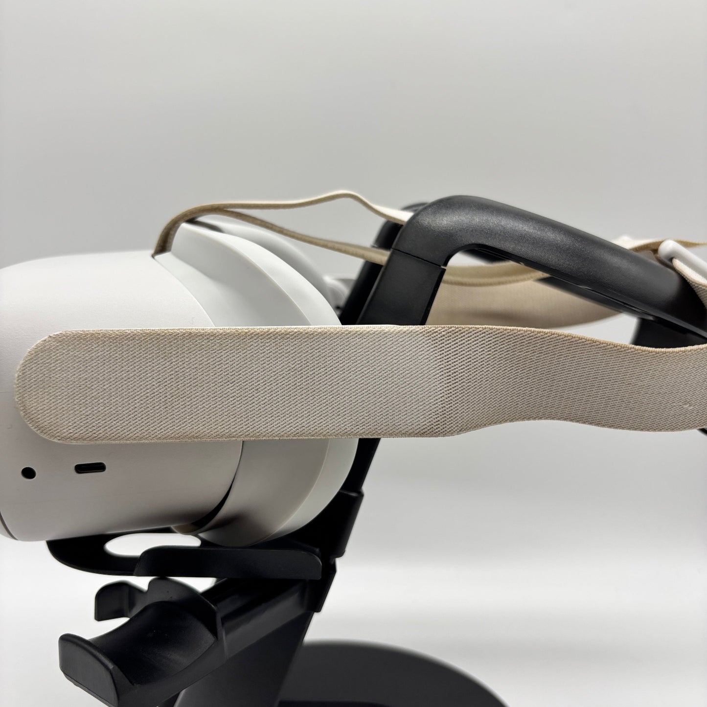Meta Quest 2 64GB Standalone All-in-One VR Headset KW49CM - Smoke Smell