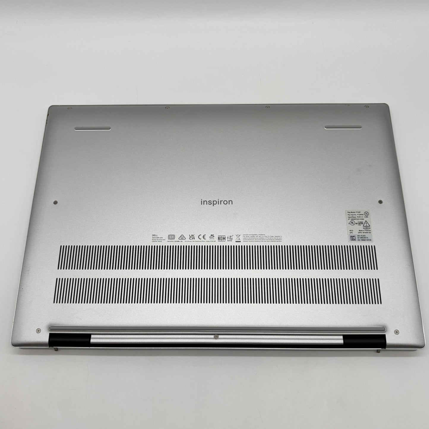 Dell Inspiron 16 5635 P125F 16" Ryzen 5 5500U 2.0GHz 16GB RAM 1TB SSD