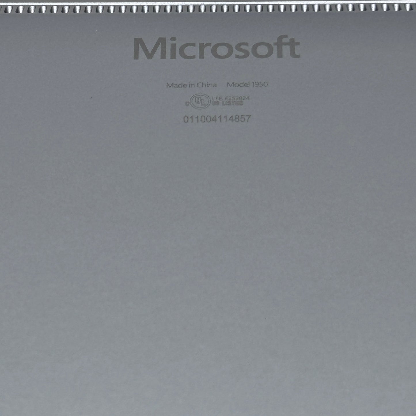 Microsoft Surface Laptop 4 1950 13.5" i7-1185G7 3.0GHz 16GB RAM 512GB SSD