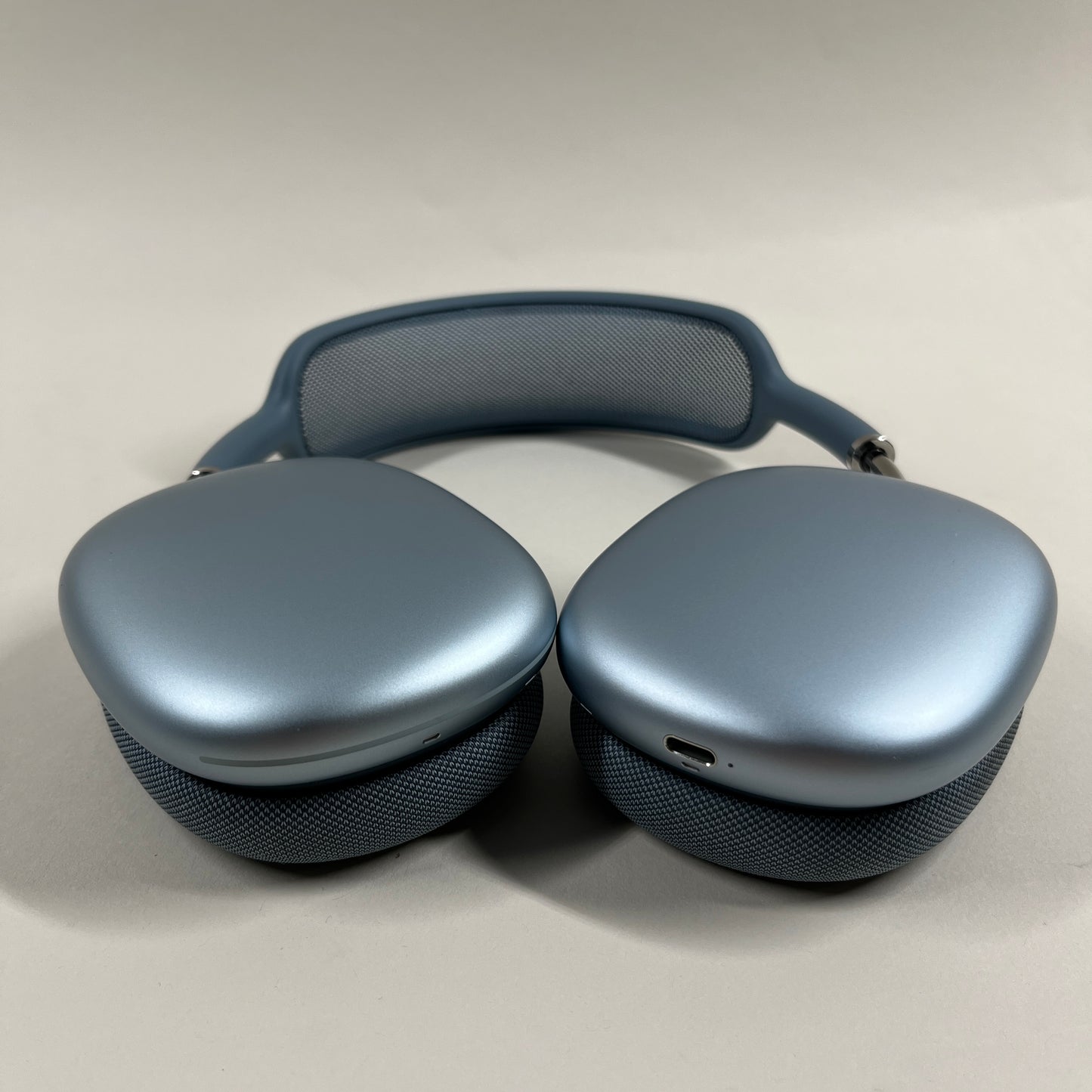 Apple AirPods Max USB-C Wireless Over-Ear Headphones BLUE MWW63AM/A