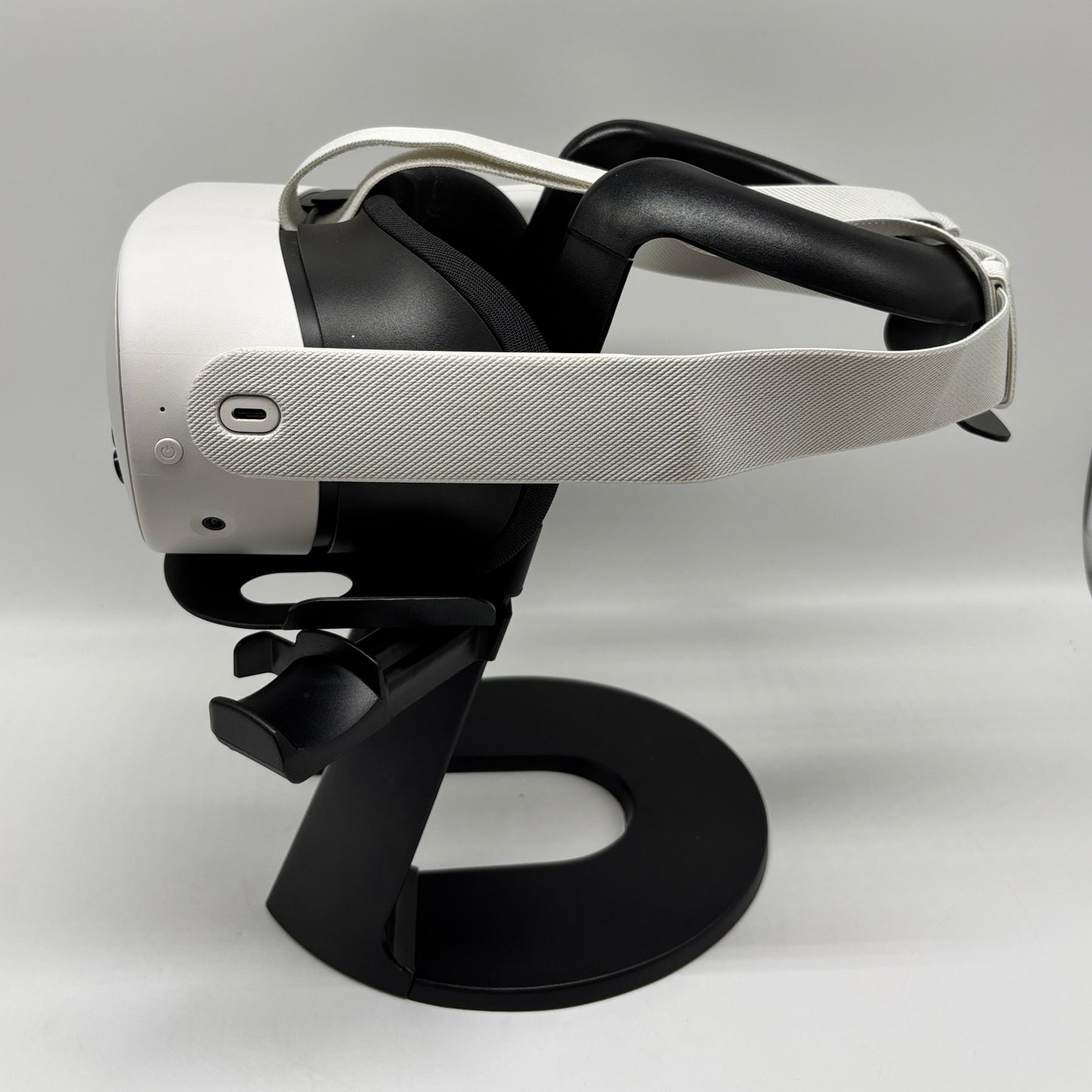 Meta Quest 3S 128GB Standalone All-in-One VR Headset P97