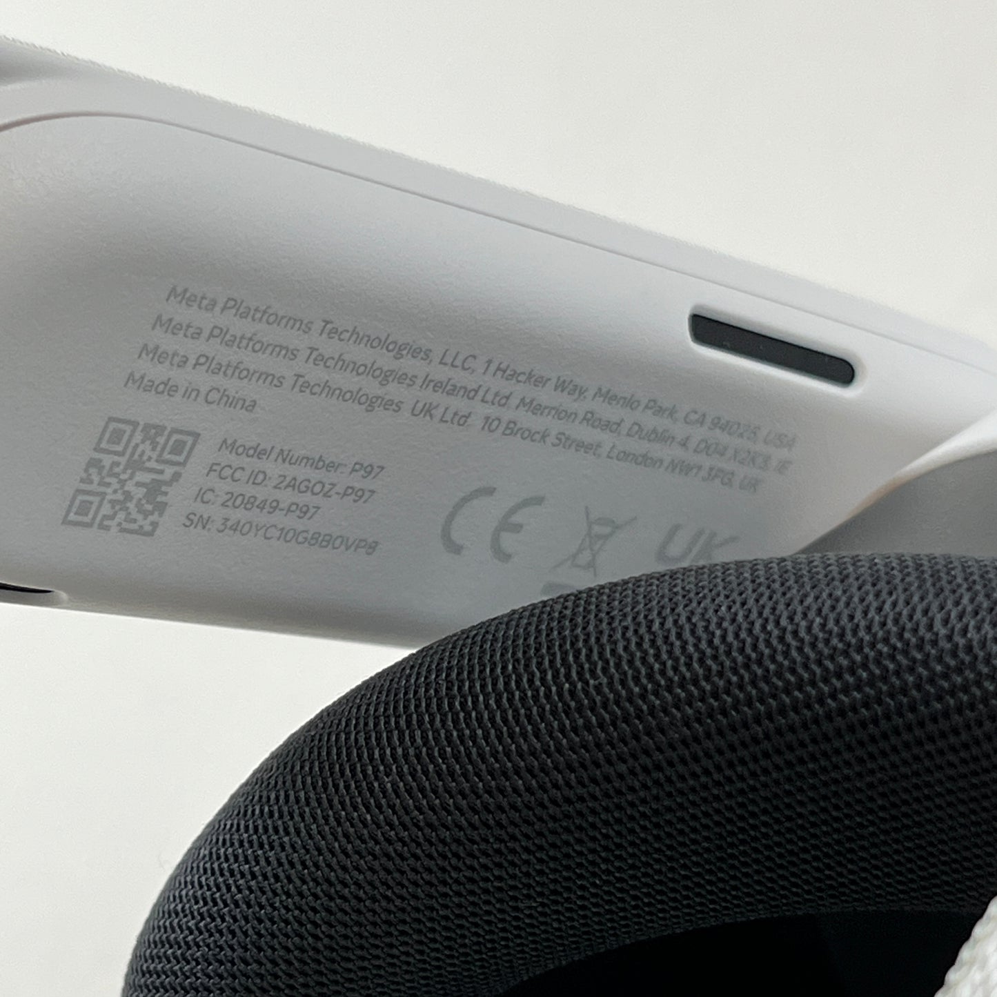 Meta Quest 3S 128GB Standalone All-in-One VR Headset P97