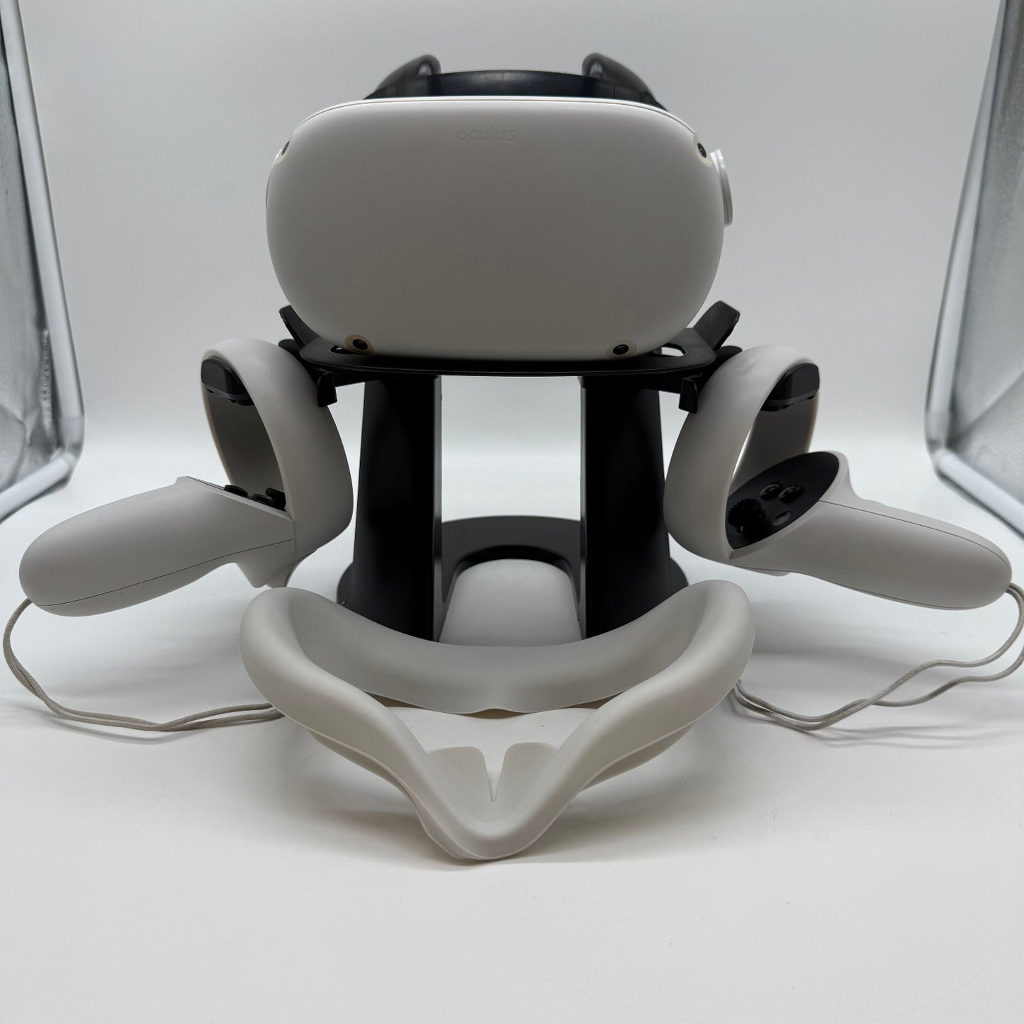 Meta Quest 2 128GB Standalone All-in-One VR Headset KW49CM - Missing Strap
