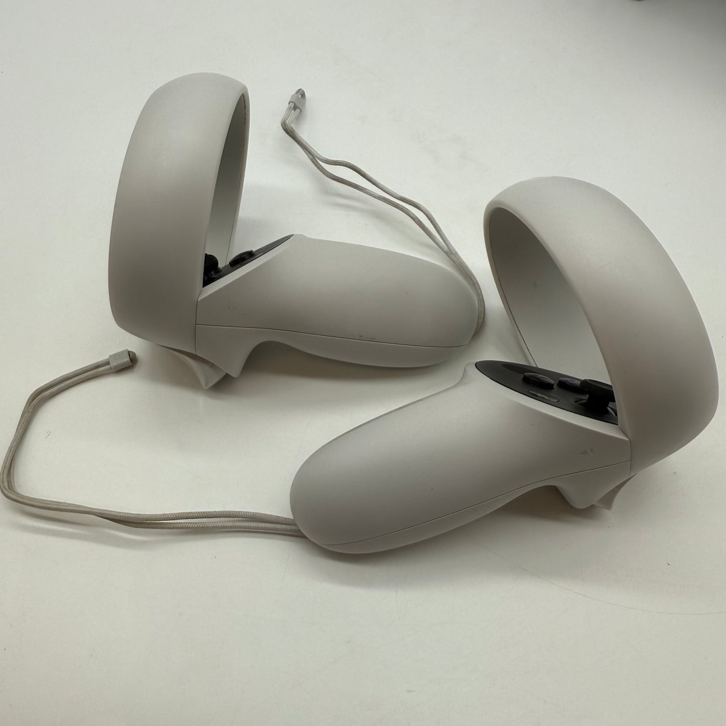 Meta Quest 2 128GB Standalone All-in-One VR Headset KW49CM - Missing Strap