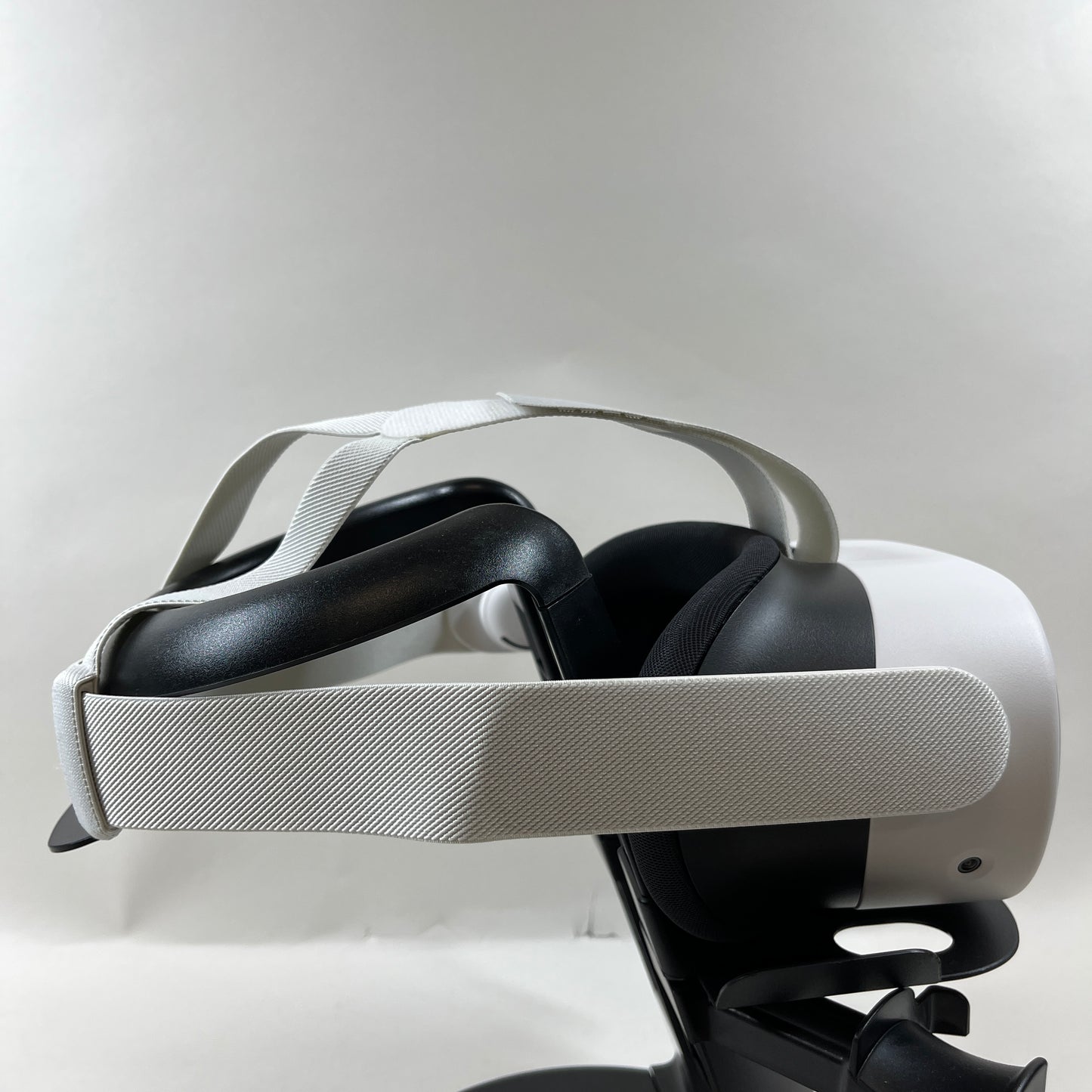 Meta Quest 3S 128GB Standalone All-in-One VR Headset P97