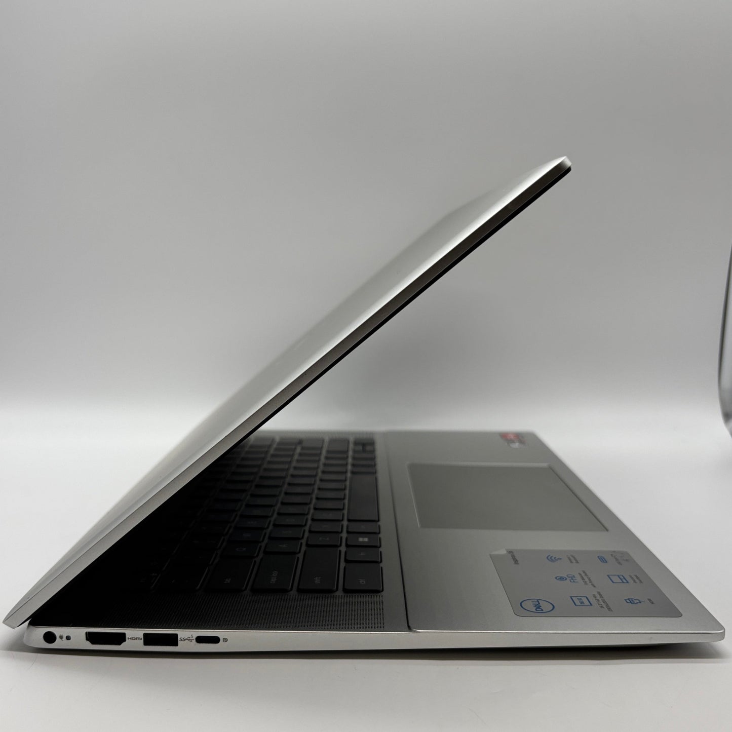 Dell Inspiron 16 5635 P125F 16" Ryzen 5 5500U 2.0GHz 16GB RAM 1TB SSD
