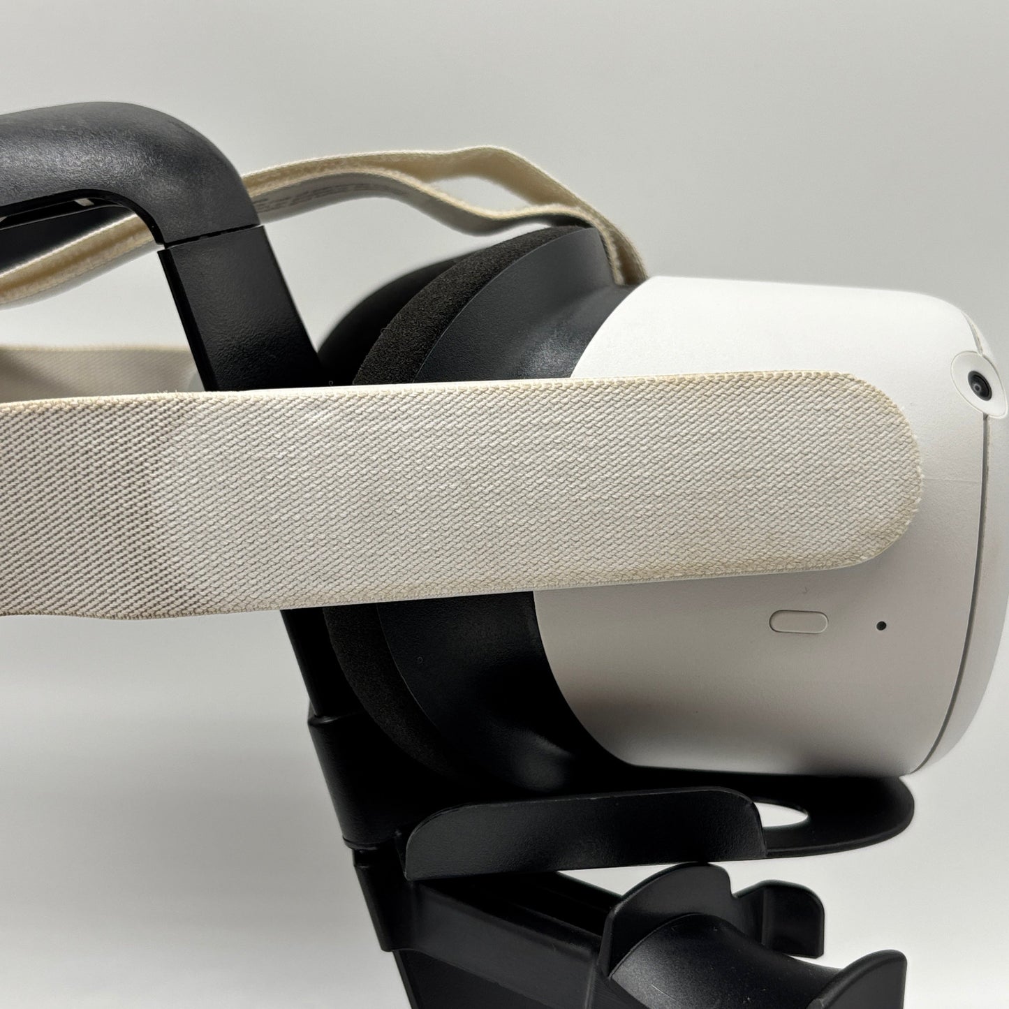 Meta Quest 2 64GB Standalone All-in-One VR Headset KW49CM