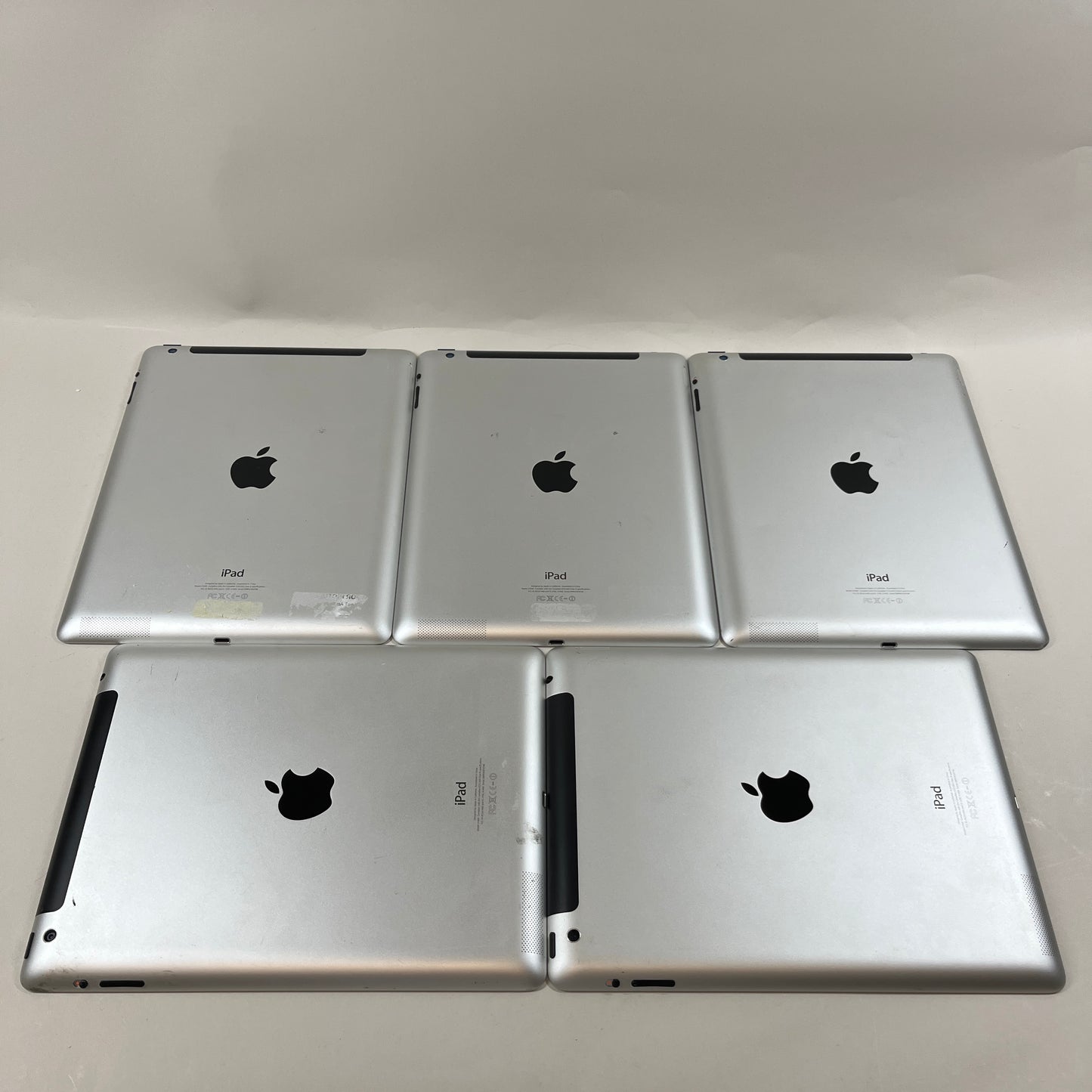 WiFi Only Apple iPad 4th Gen 16GB 10.3.3 Silver MD522LL/A