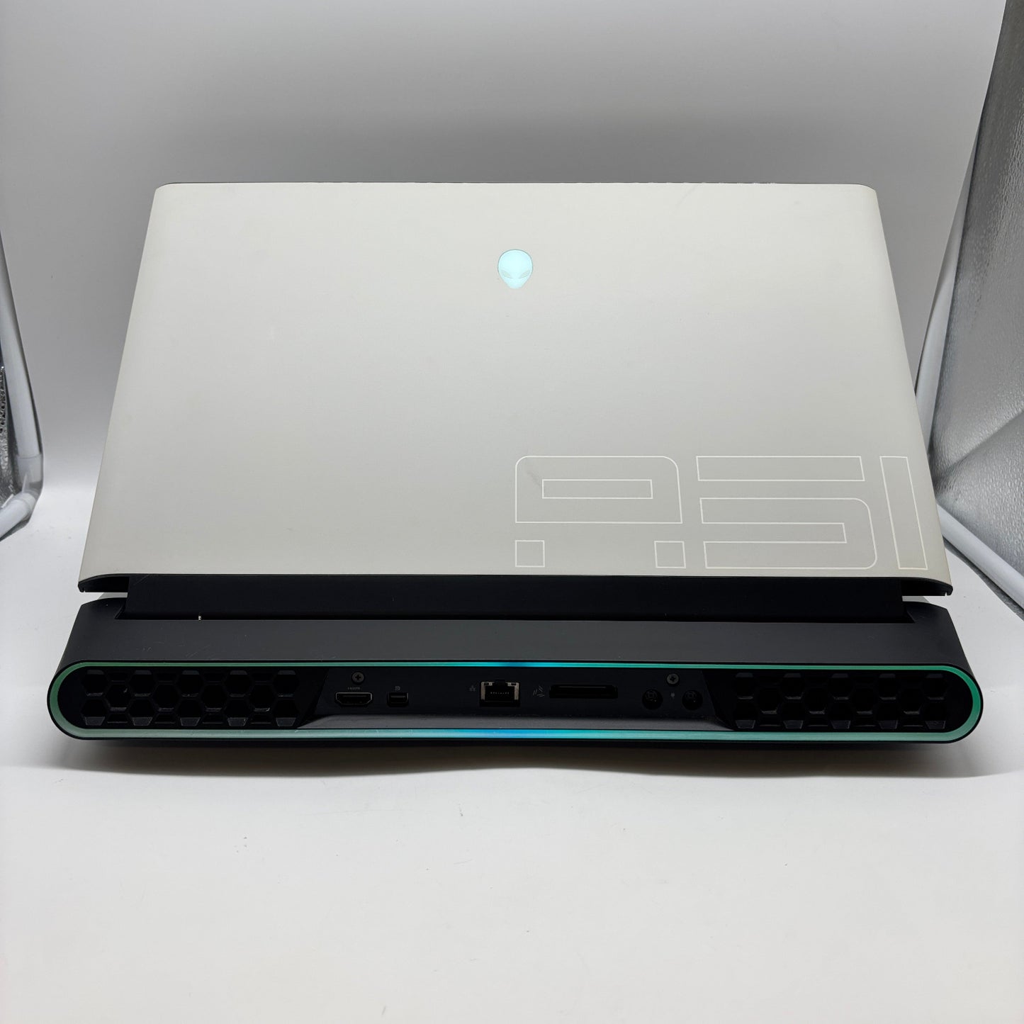 Alienware Area-51m P38E 17.3" i9-9900K 32GB RAM 2TB SSD/HDD Geforce RTX 2070