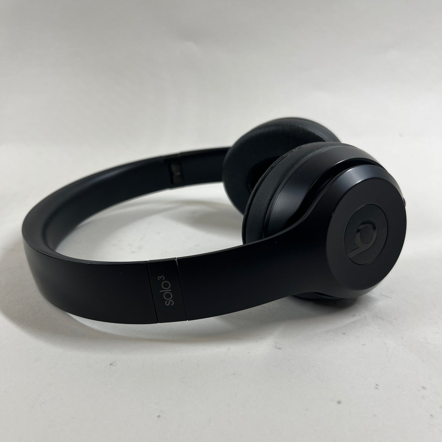 Beats Solo3 Wireless Over-Ear Bluetooth Headphones Black A1796