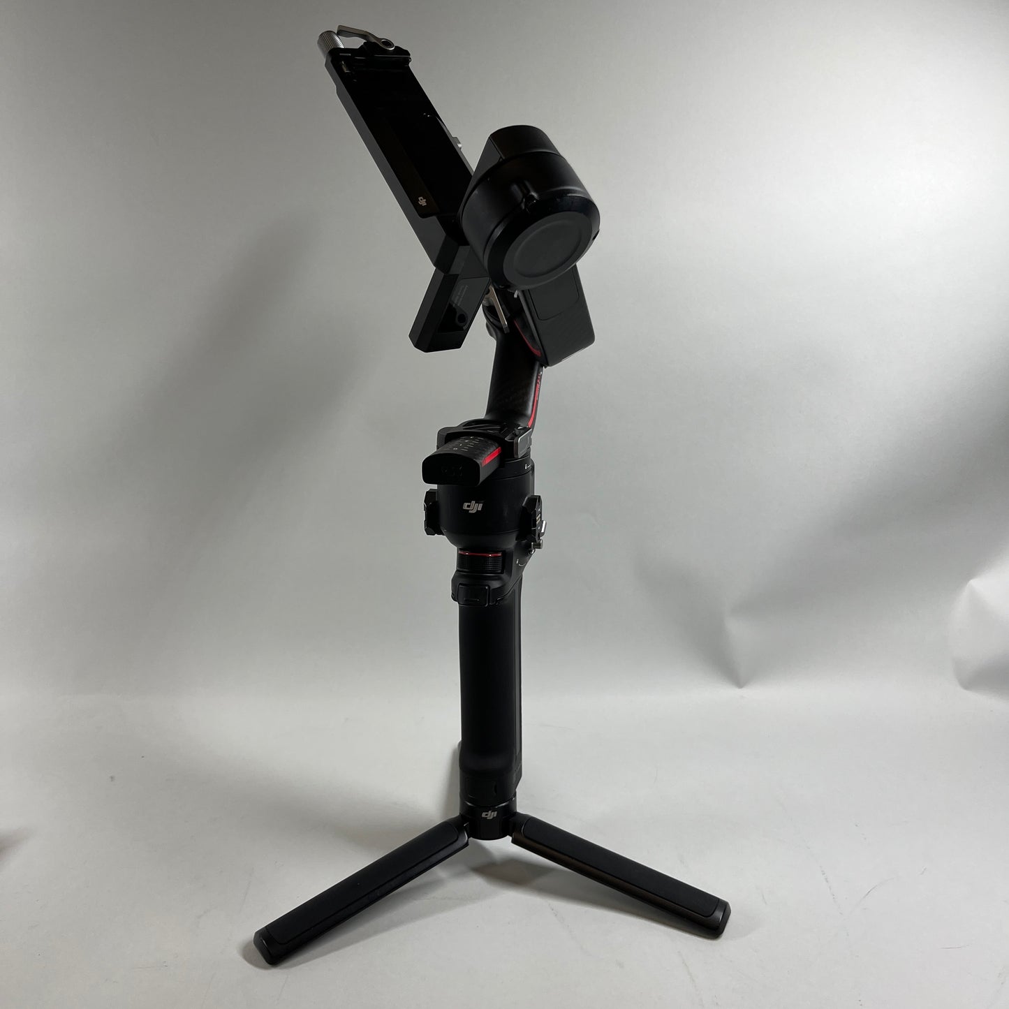 DJI RS3 Pro  3-Axis Gimbal Stabilizer CP.RN.00000219.01