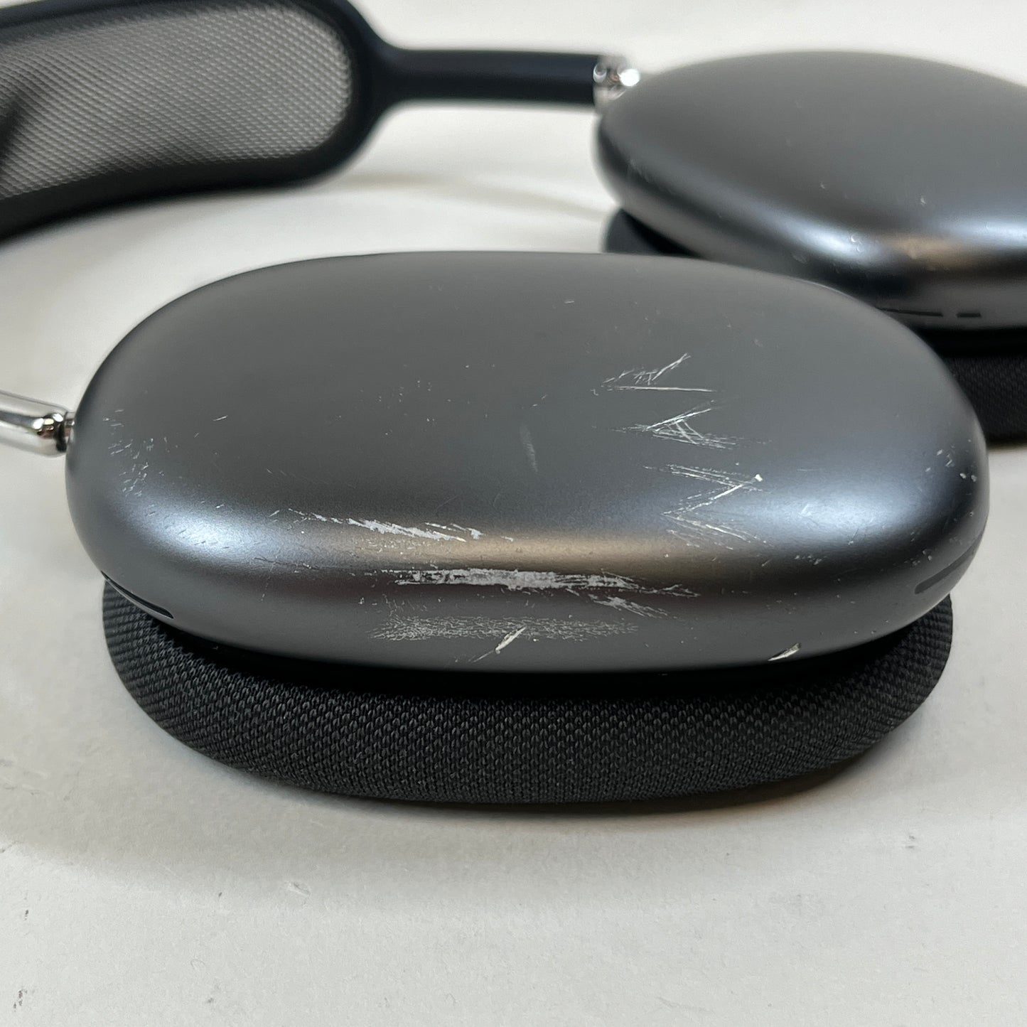 Broken Apple AirPods Max Wireless Over-Ear Headphones A2096