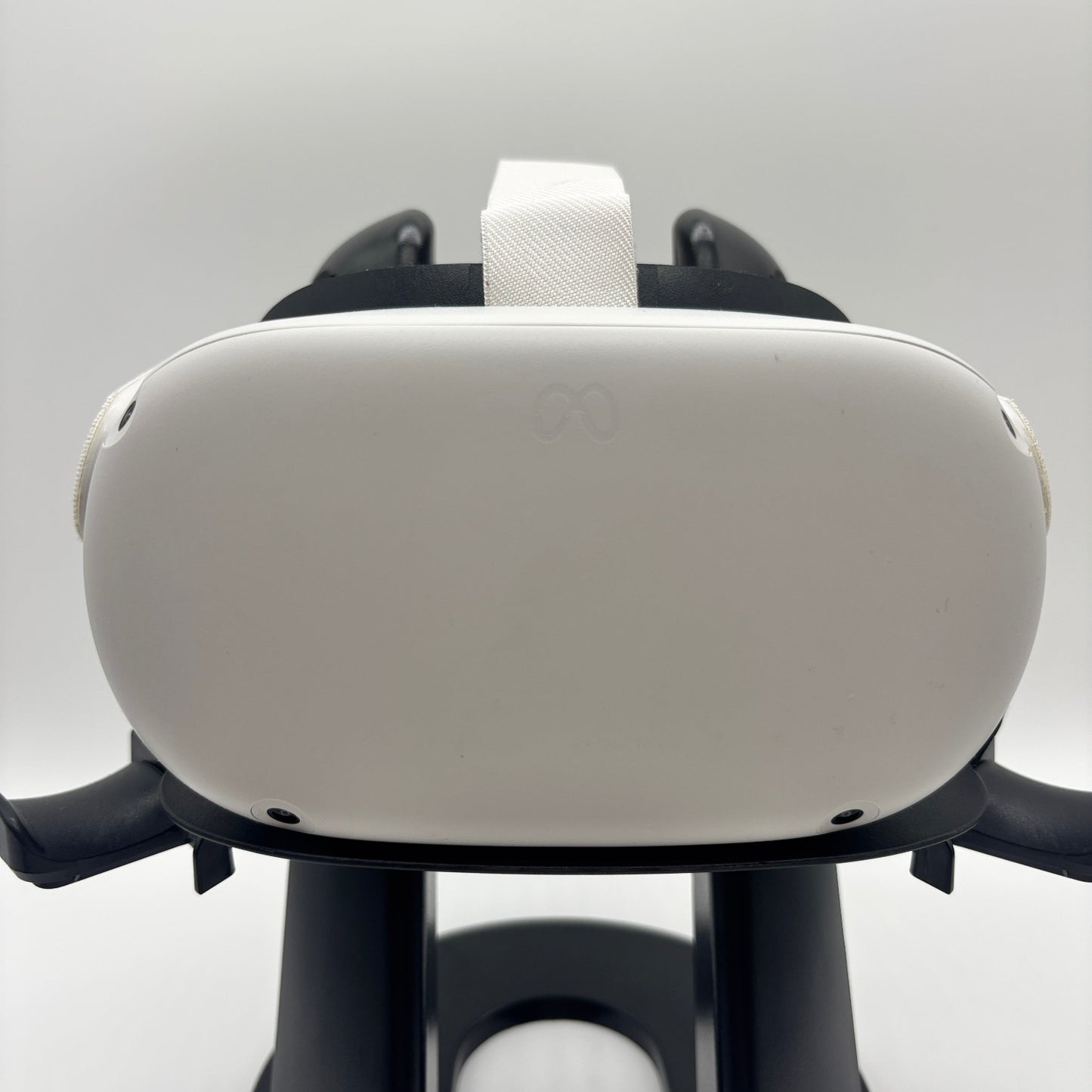 Meta Quest 2 128GB Standalone All-in-One VR Headset KW49CM