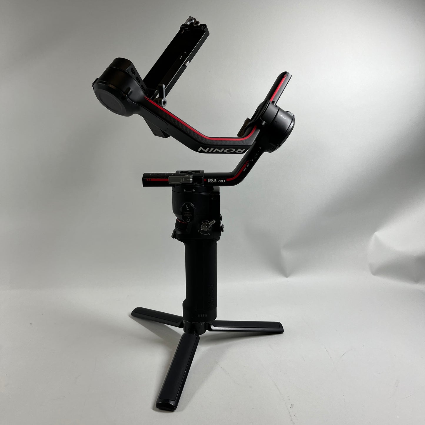 DJI RS3 Pro  3-Axis Gimbal Stabilizer CP.RN.00000219.01