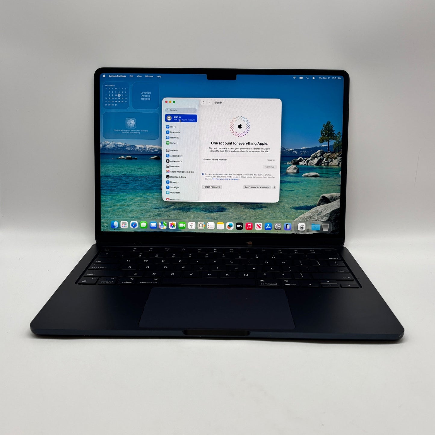 2022 Apple MacBook Air 13.6" M2 8 Core 3.5GHz 8GB RAM 256GB SSD - Read