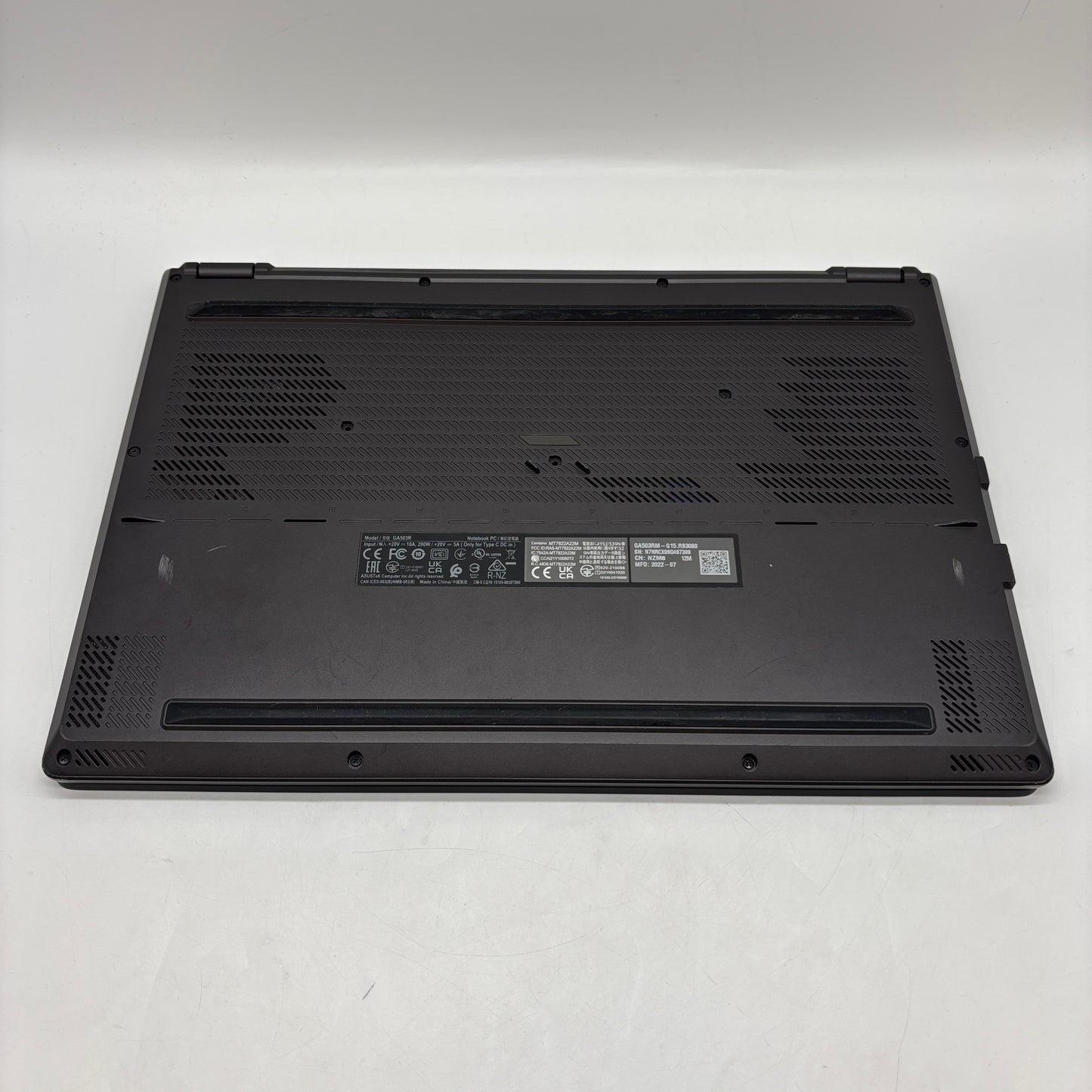 Asus ROG Zephyrus G15 15.6" AMD Ryzen 9 6900HS 3.3GHz 40GB RAM 4TB SSD RTX 3060