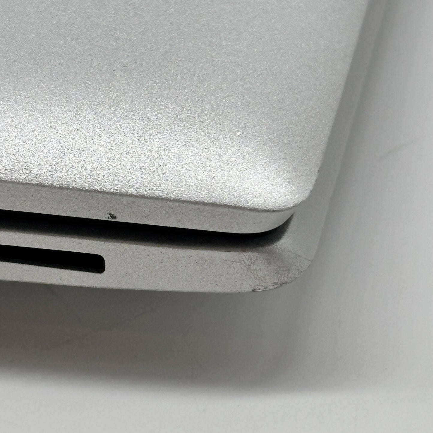 HP Elitebook 830 G8 13.3 i7-1185G7 3.0GHz 16GB RAM 250GB SSD 