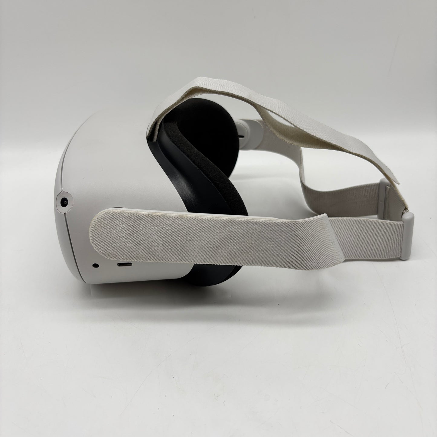 Meta Quest 2 128GB Standalone All-in-One VR Headset KW49CM