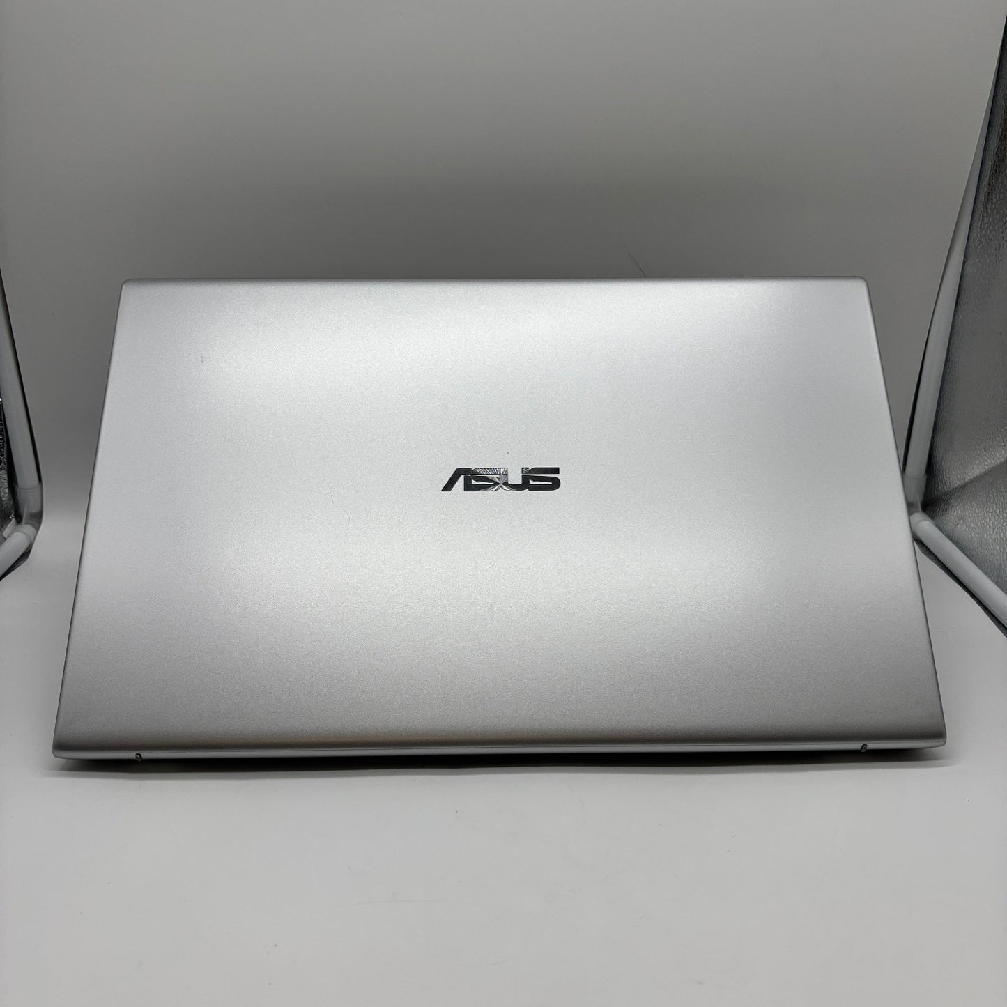 Asus VivoBook 17 X712J 17.3" i5-1035G1 1.1GHz 12GB RAM 1TB SSD