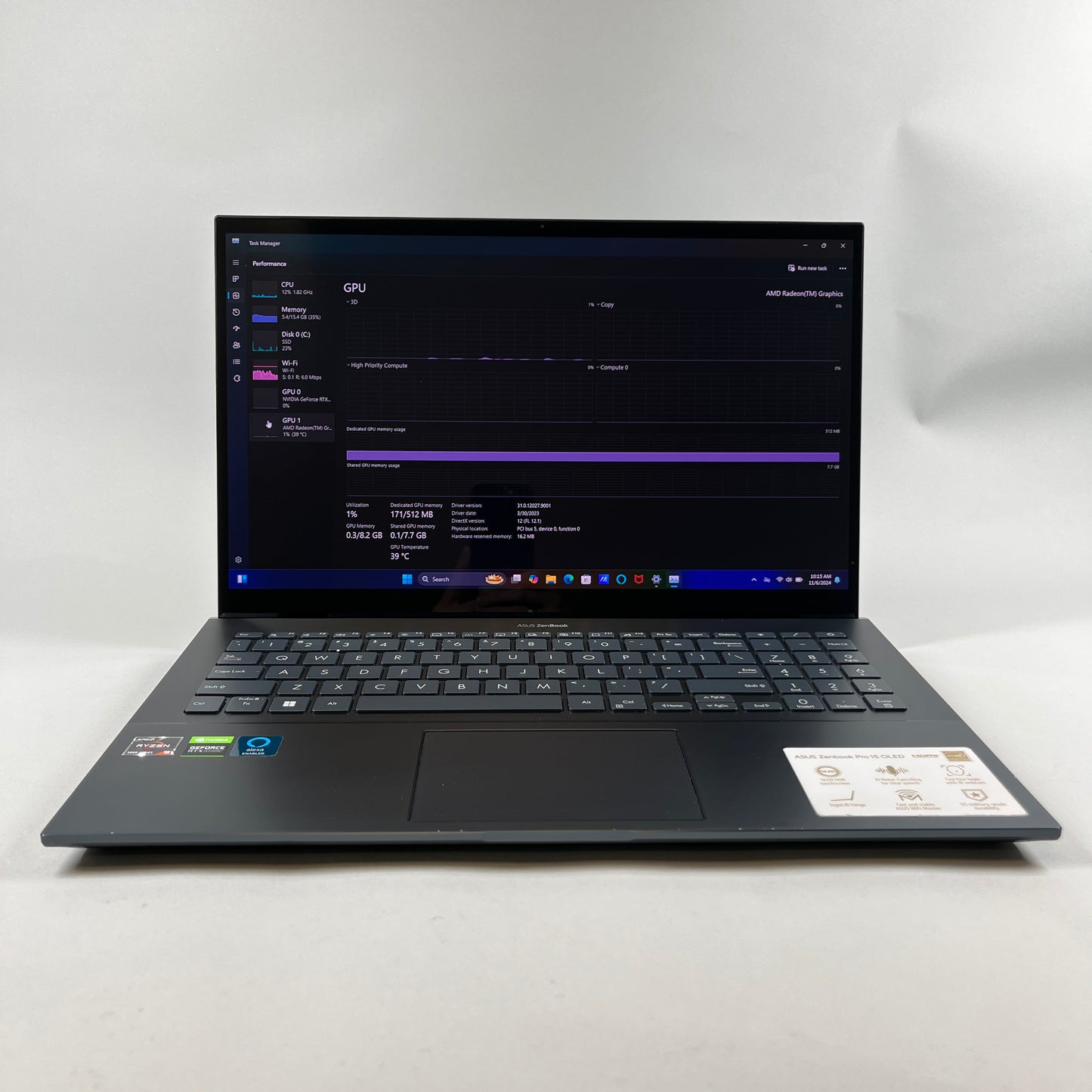 ASUS Zenbook Pro 15 UM535Q 15" Ryzen 9 5900HX 3.3GHz Nvidia GeForce RTX 3050 Ti