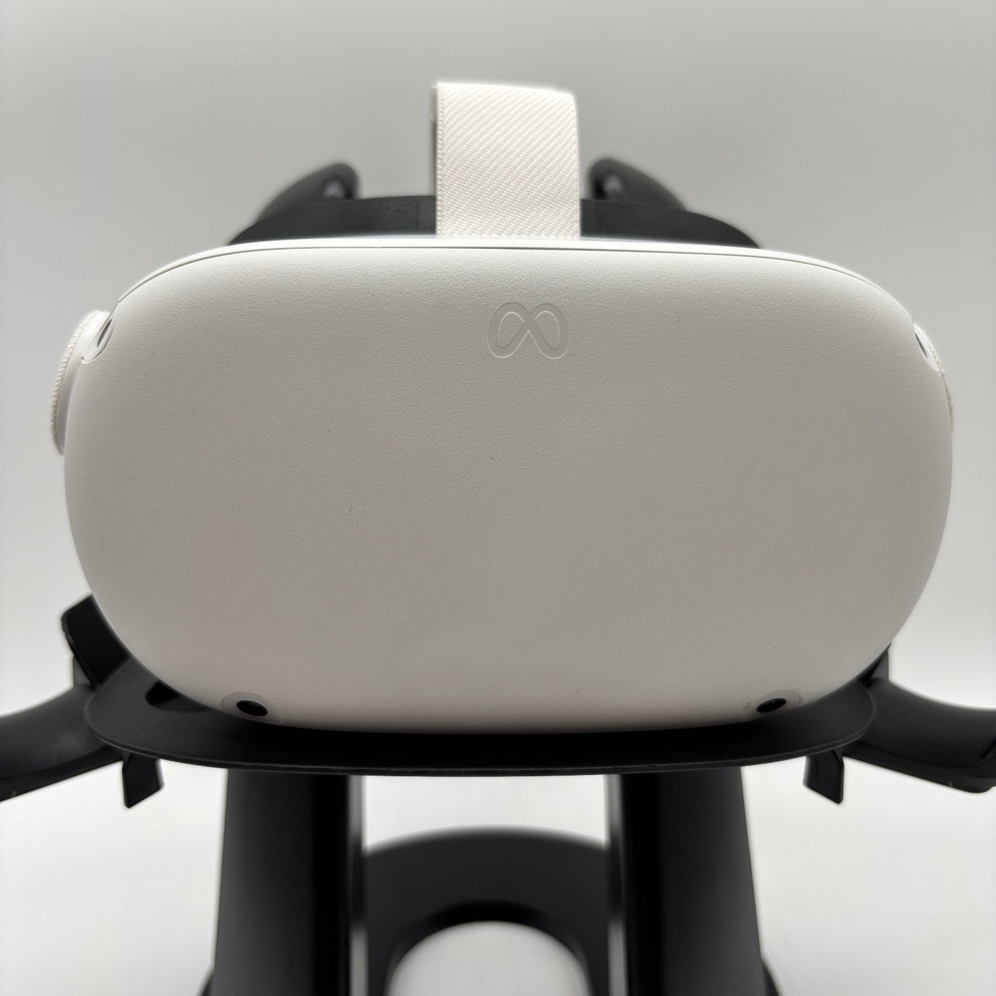 Meta Quest 2 128GB Standalone All-in-One VR Headset KW49CM