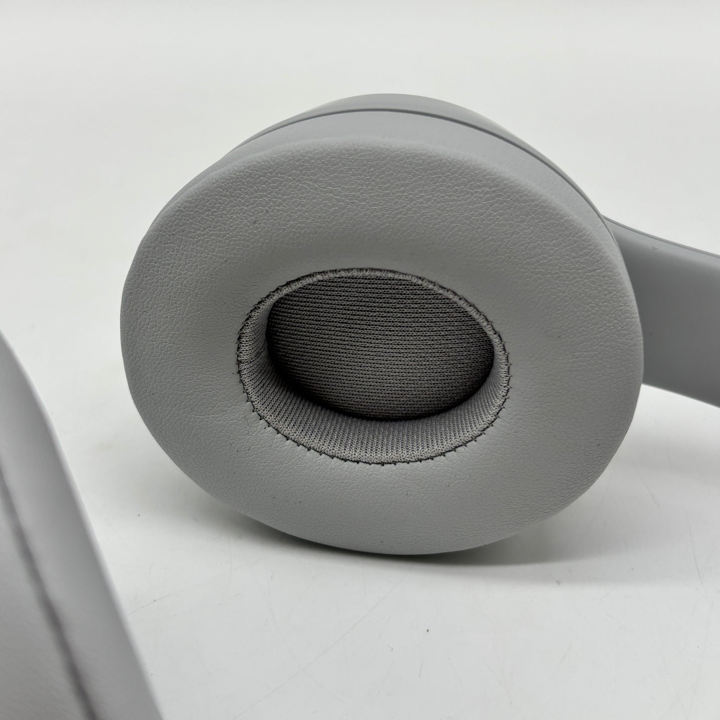 Beats Solo4  Wireless On-Ear Bluetooth Headphones Gray A3140