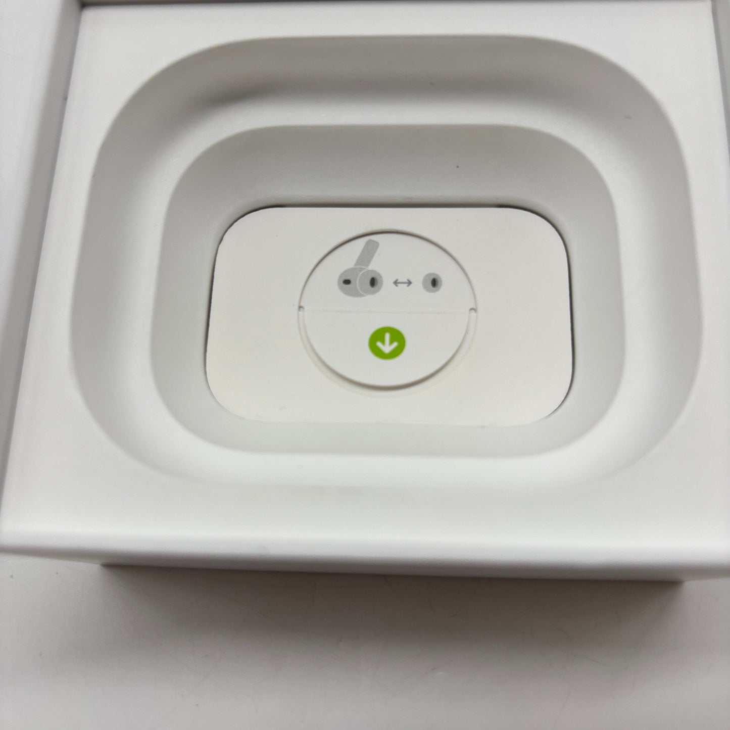 New Apple AirPods Pro 3rd Gen with MagSafe Charging Case MFHP4LL/A