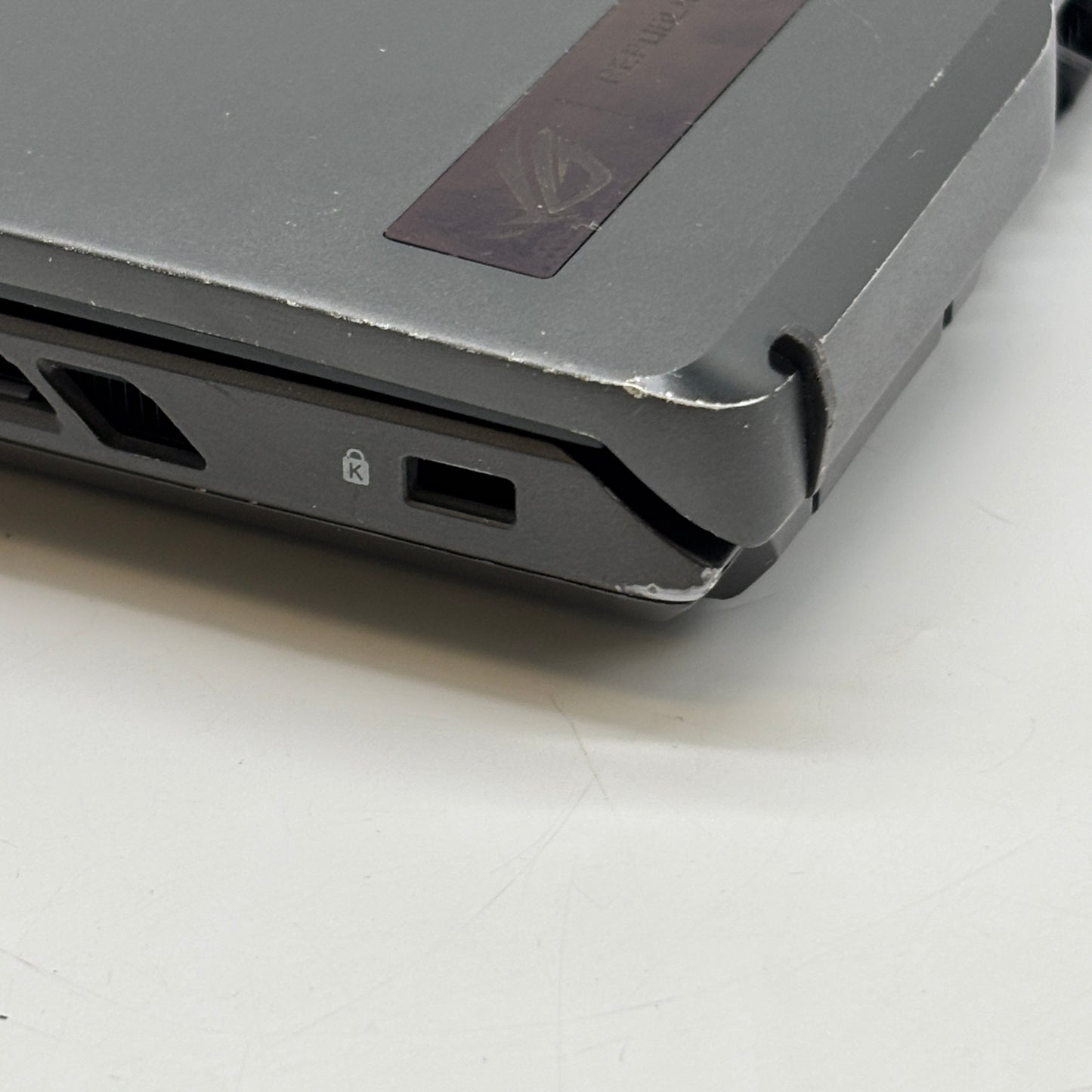 Asus ROG Zephyrus G15 15.6" AMD Ryzen 9 6900HS 3.3GHz 40GB RAM 4TB SSD RTX 3060