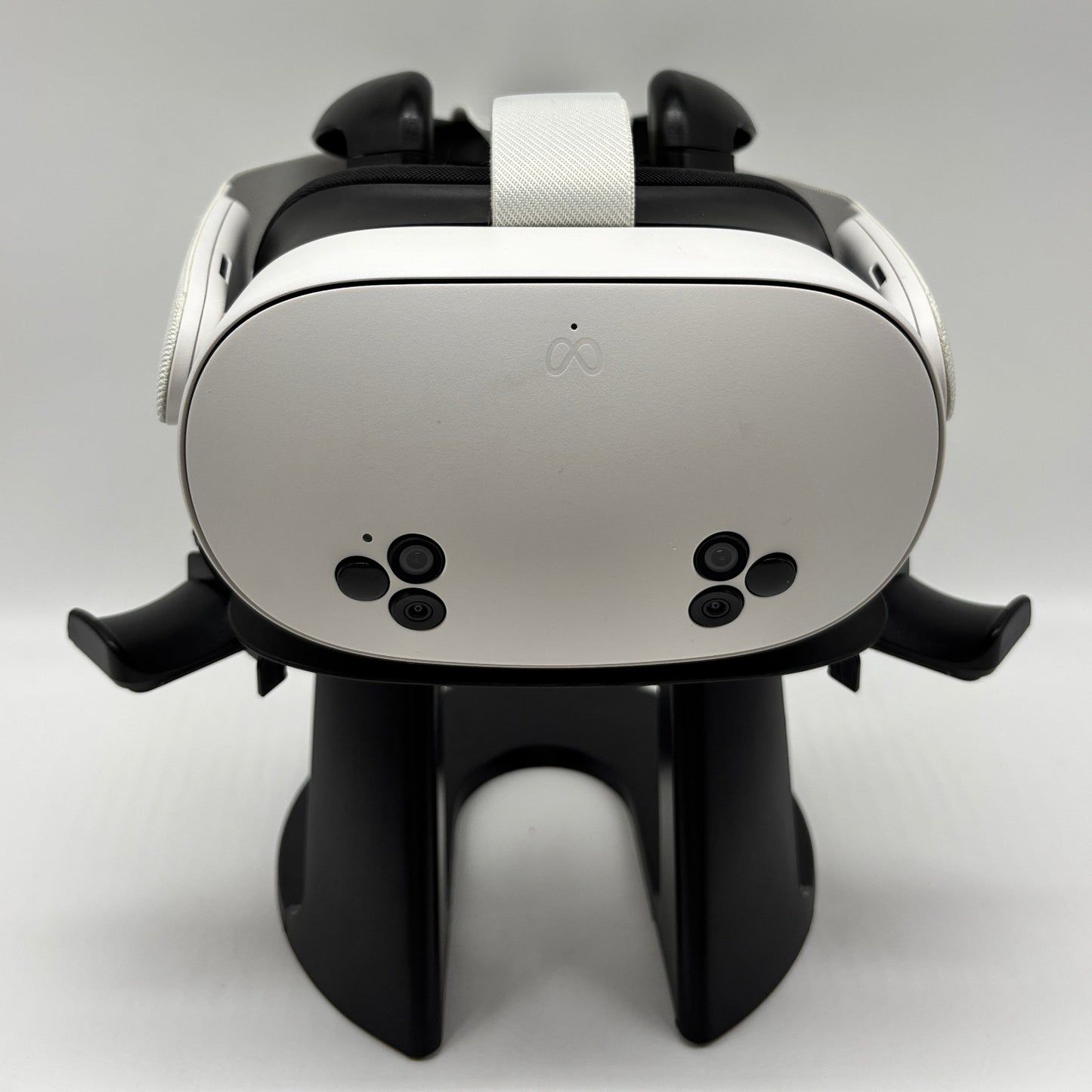 Meta Quest 3S 128GB Standalone All-in-One VR Headset P97