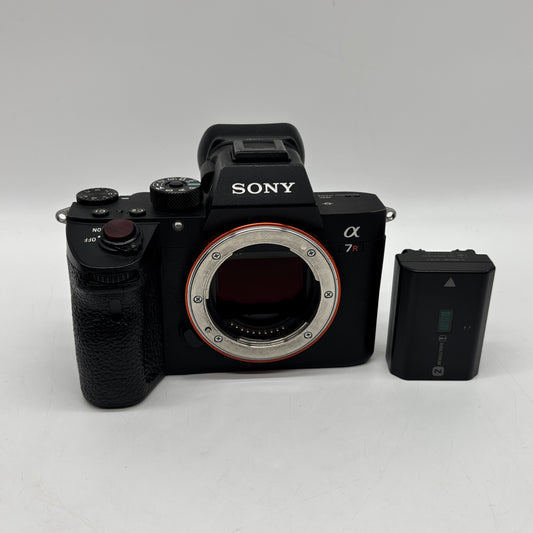 Sony Alpha A7R III Full-Frame Mirrorless Digital Camera 42.4MP