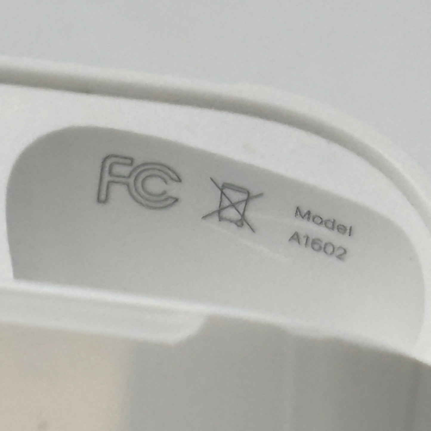 Apple AirPods 2nd Gen with Charging Case A2031 A2032 A1602 A1602