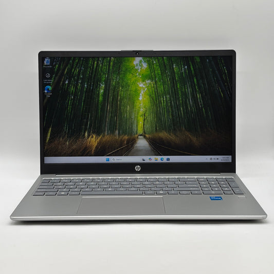 HP Laptop 15-fd0027st 15.6" i3-N305 1.8GHz 8GB RAM 256GB SSD