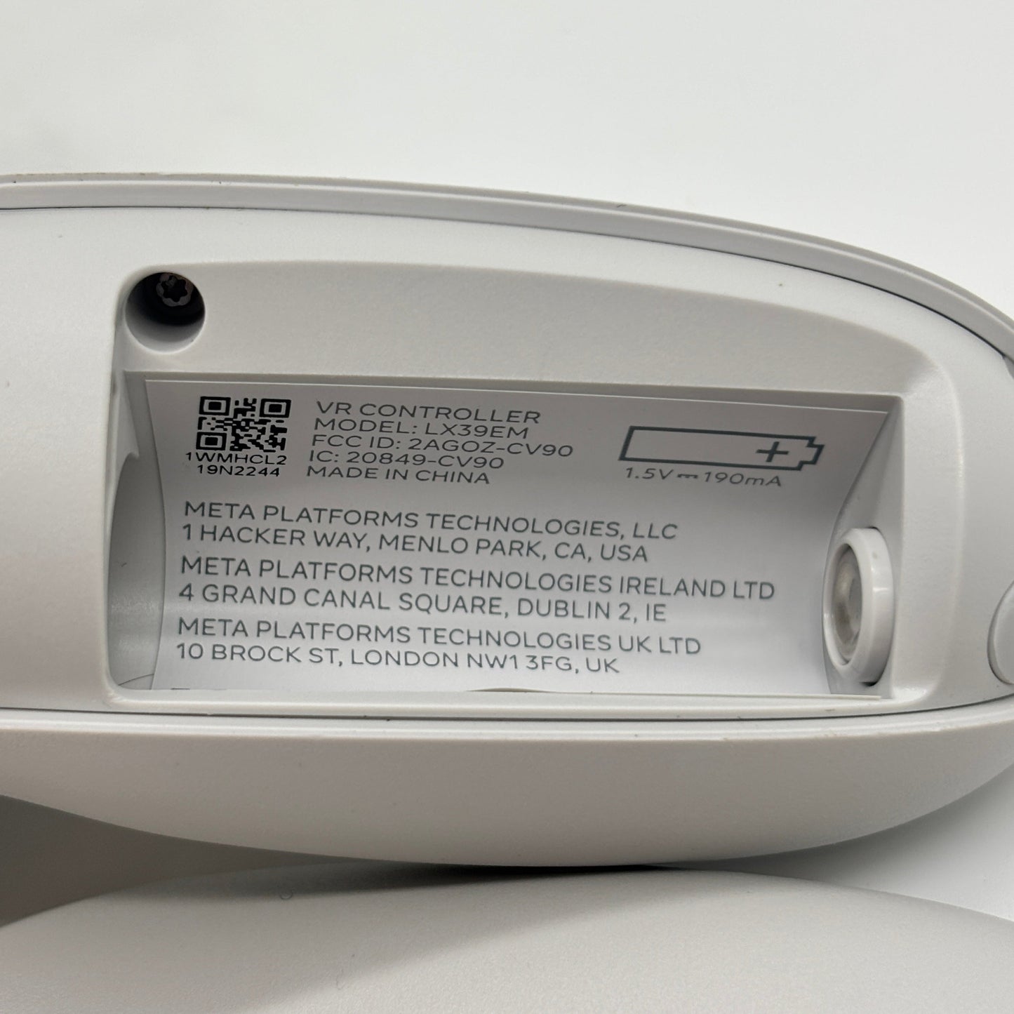 Meta Quest 2 128GB Standalone All-in-One VR Headset KW49CM