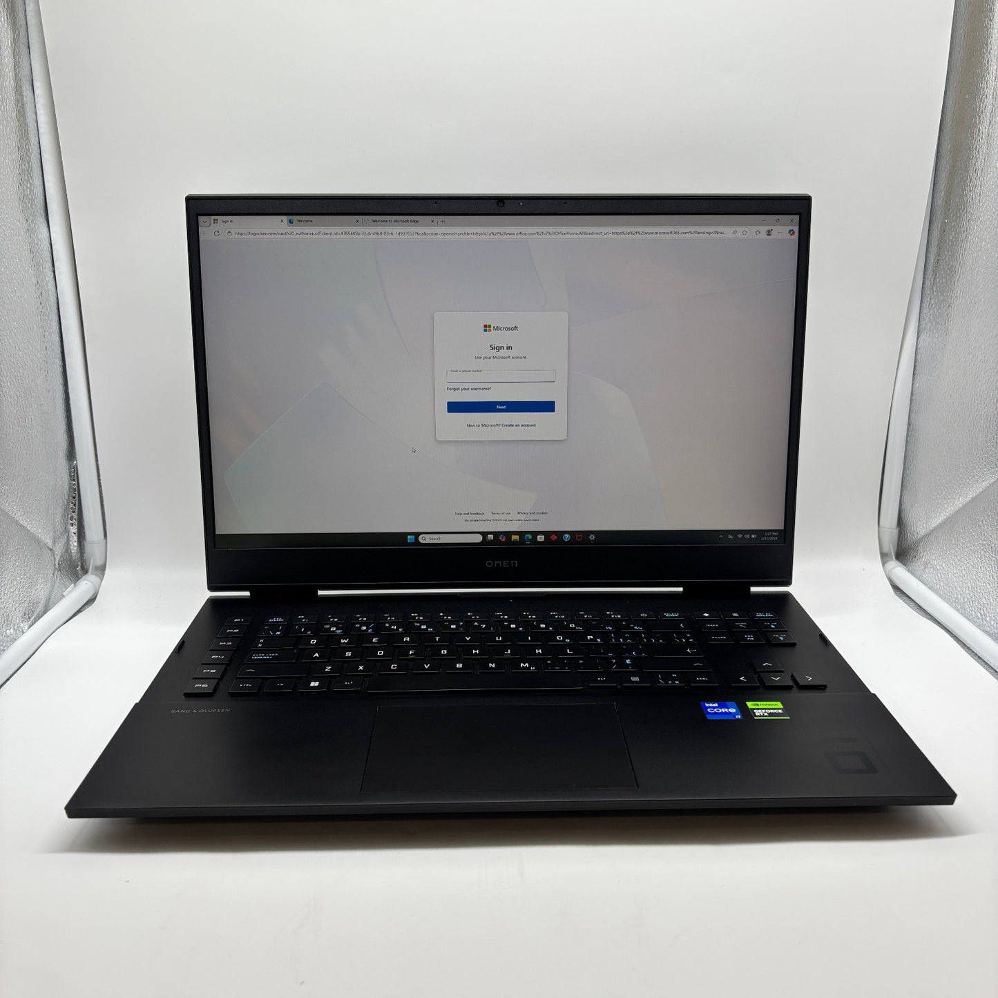 HP Omen 17-CM2002CA 17.3" i7-13700HX 2.1GHz 32GB RAM 4TB SSD GeForce RTX 4060