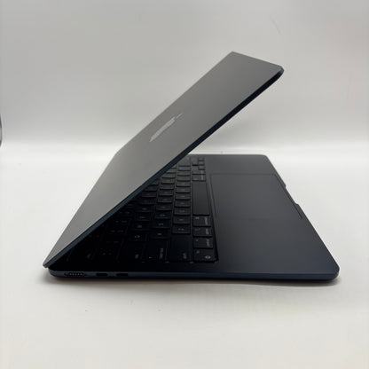 2022 Apple MacBook Air 13.6" M2 8 Core 3.5GHz 8GB RAM 256GB SSD - Read