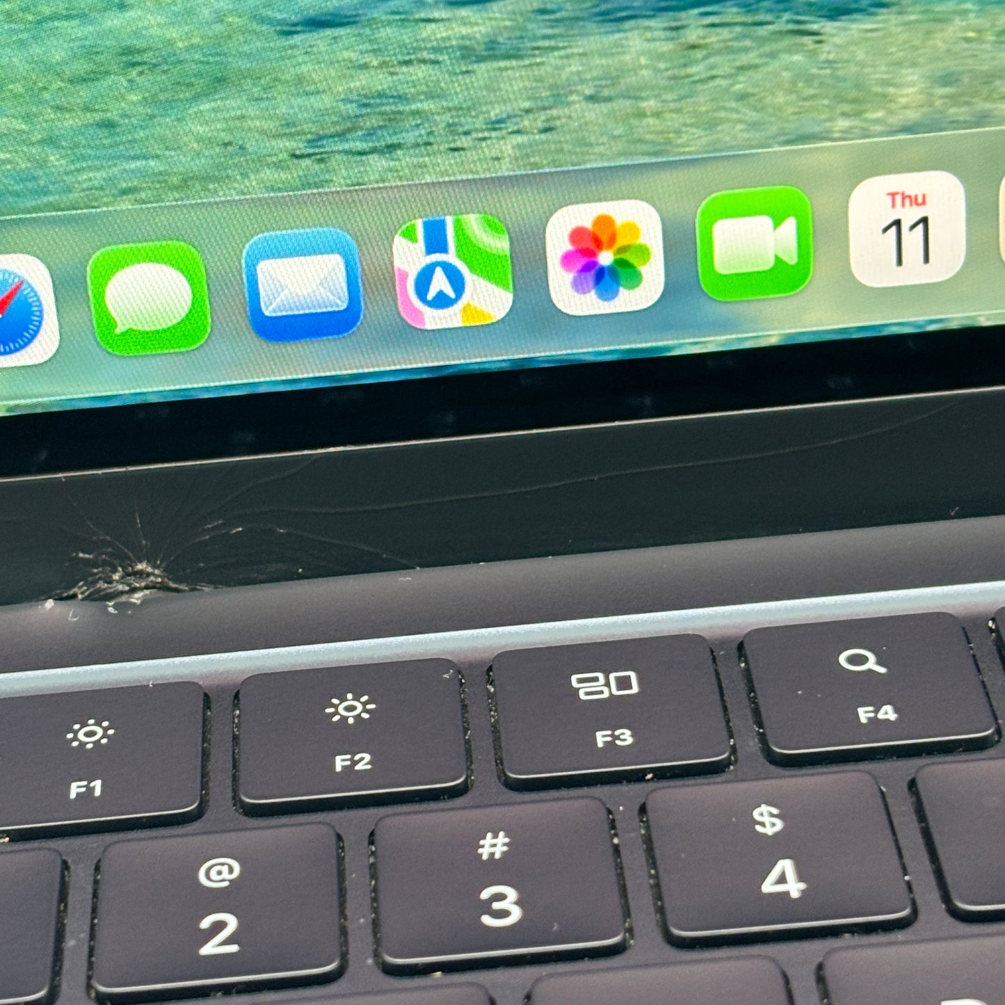 2022 Apple MacBook Air 13.6" M2 8 Core 3.5GHz 8GB RAM 256GB SSD - Read