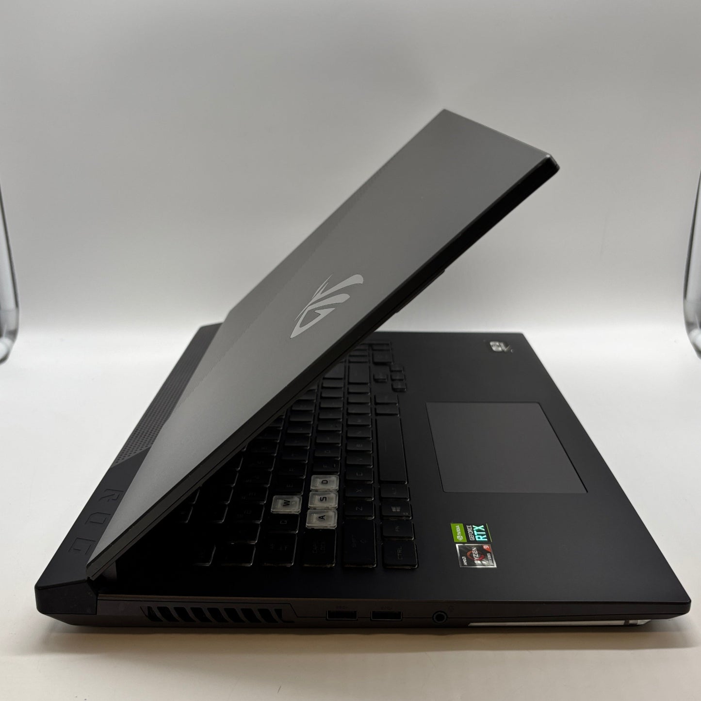 Asus ROG G713Q 17.3" Ryzen 9 5900HX 3.3GHz 16GB RAM 1TB SSD GeForce RTX 3060