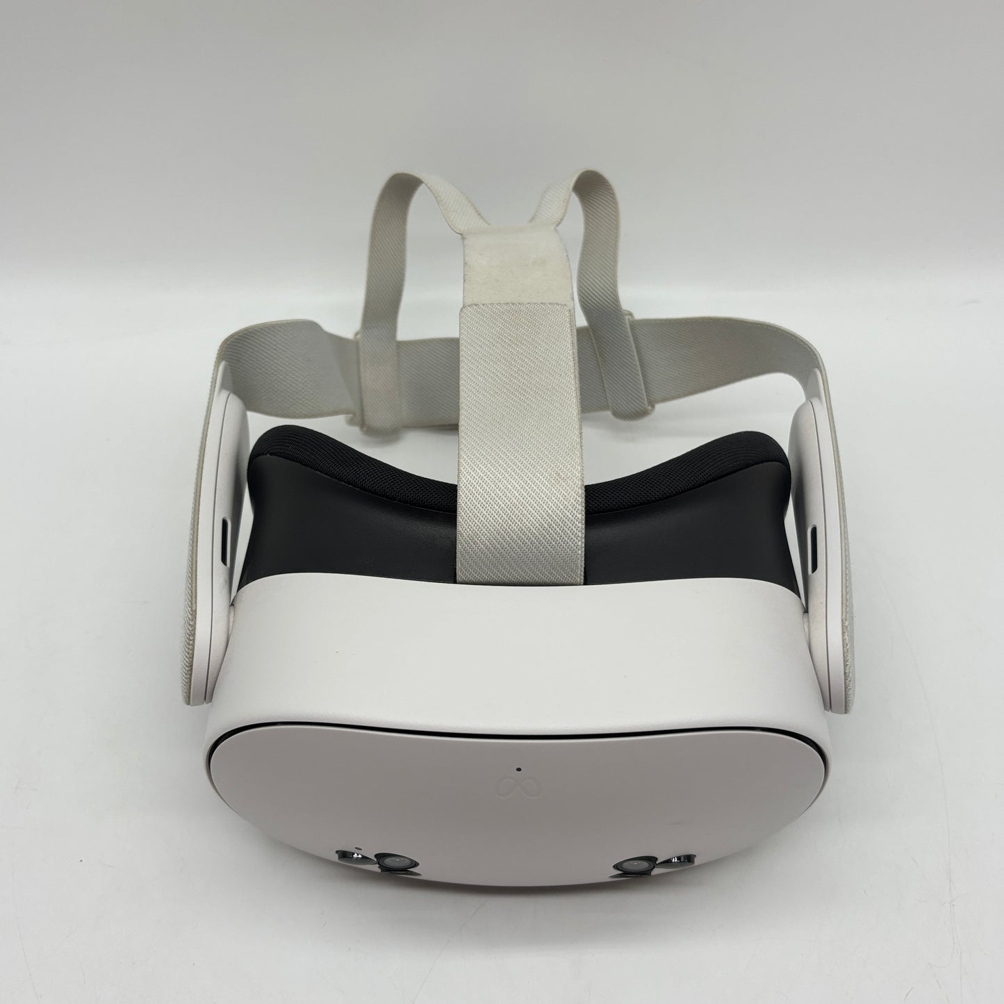 Meta Quest 3S 128GB Standalone All-in-One VR Headset P97