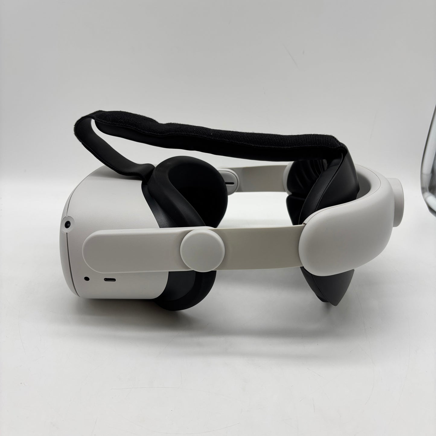 Oculus Quest 2 128GB Standalone All-in-One VR Headset KW49CM