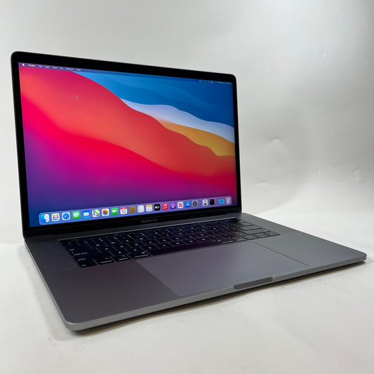 2018 Apple MacBook Pro 15.4" i7 2.2GHz 32GB RAM 256GB SSD Silver A1990