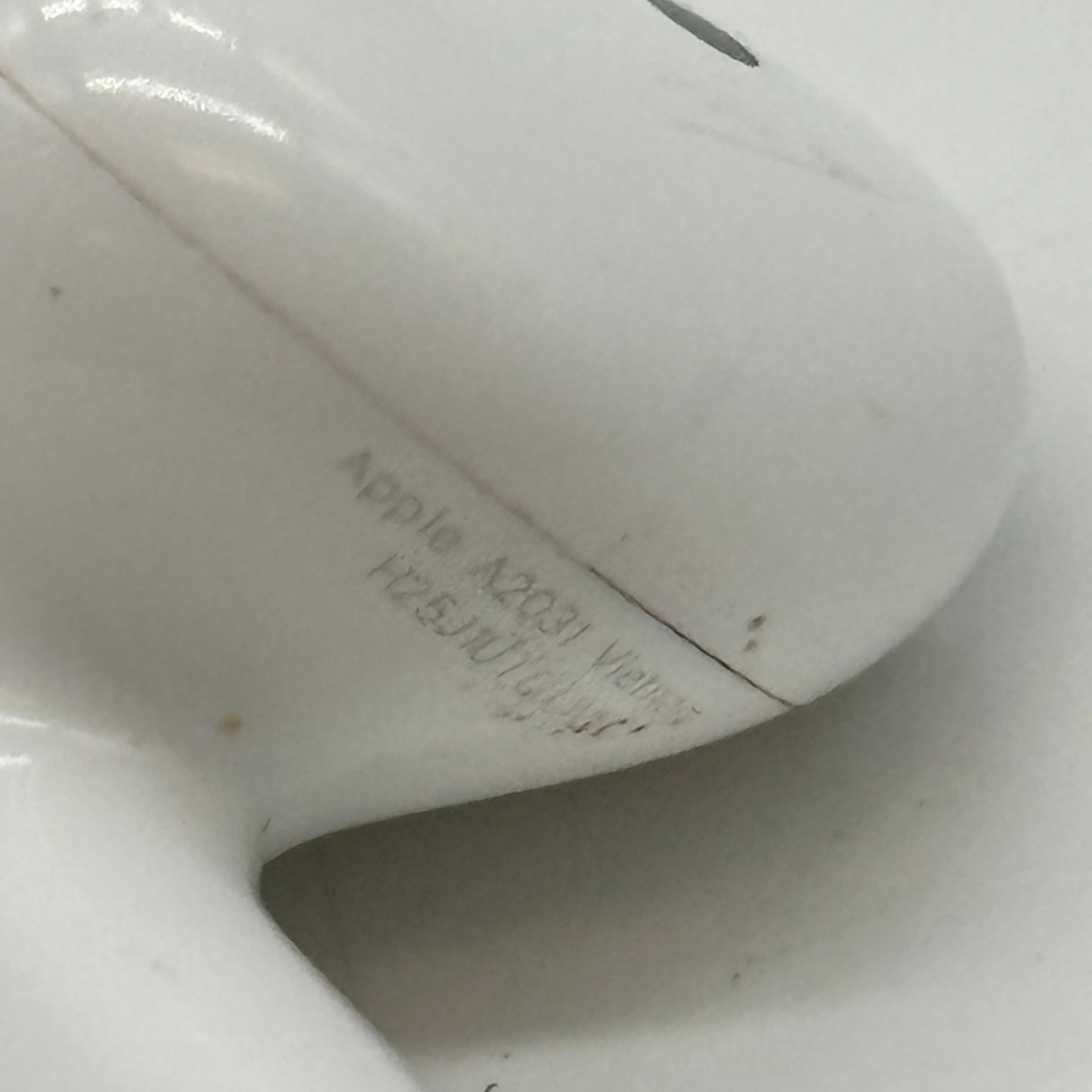 Apple AirPods 2nd Gen with Charging Case A2031 A2032 A1602 A1602