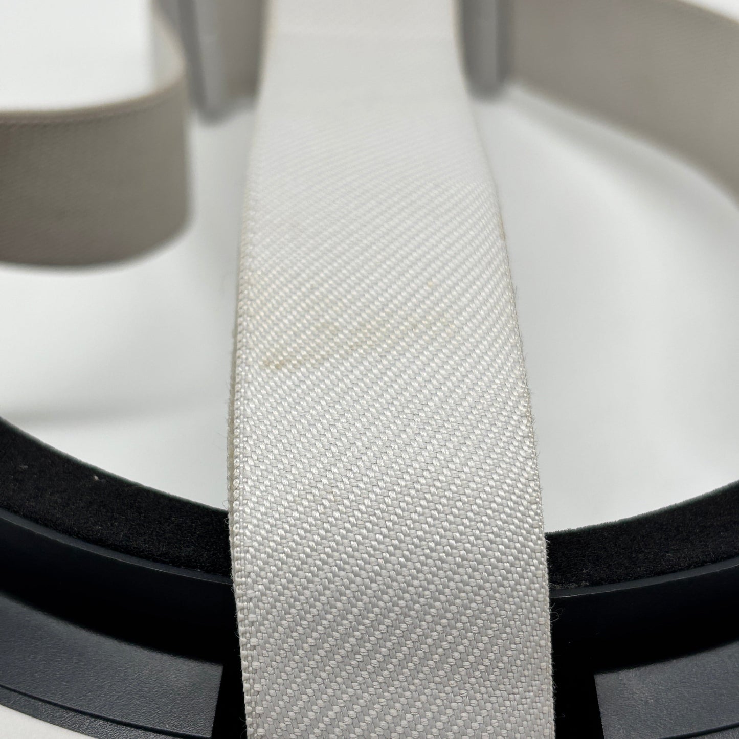 Meta Quest 2 64GB Standalone All-in-One VR Headset KW49CM - Smoke Smell