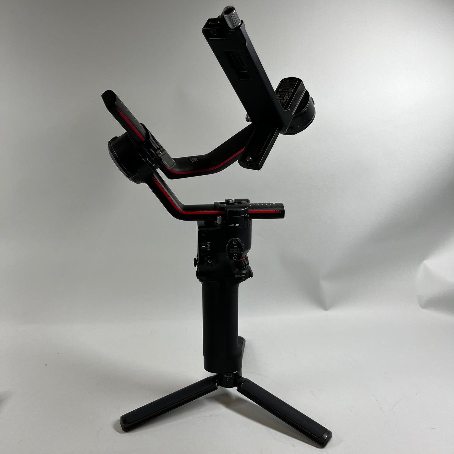 DJI RS3 Pro  3-Axis Gimbal Stabilizer CP.RN.00000219.01