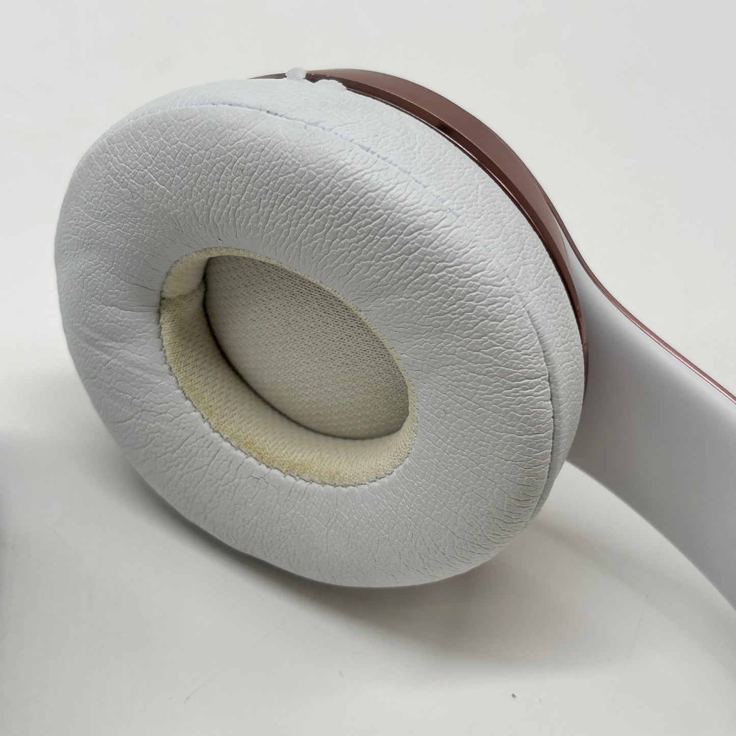 Beats Solo3 Wireless On-Ear Bluetooth Headphones Cloud Pink A1796