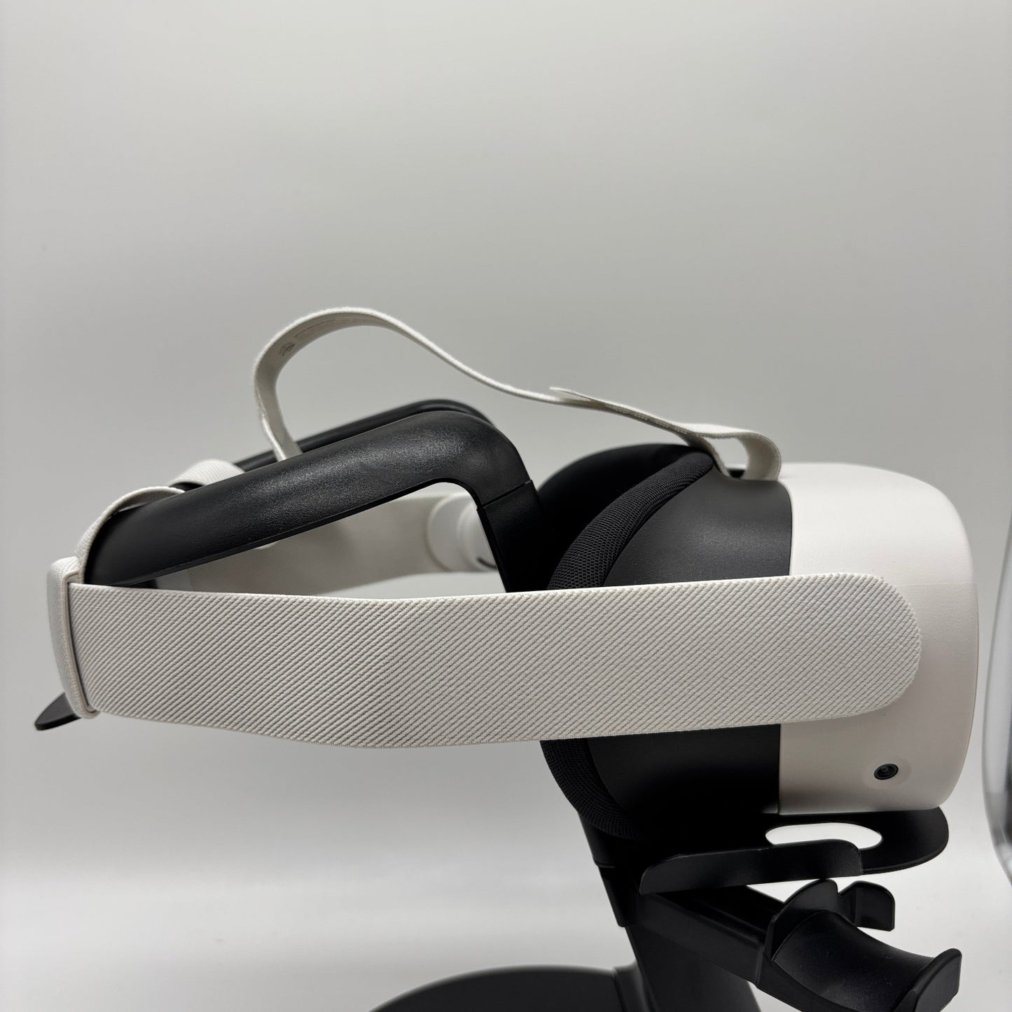 Meta Quest 3S 128GB Standalone All-in-One VR Headset P97